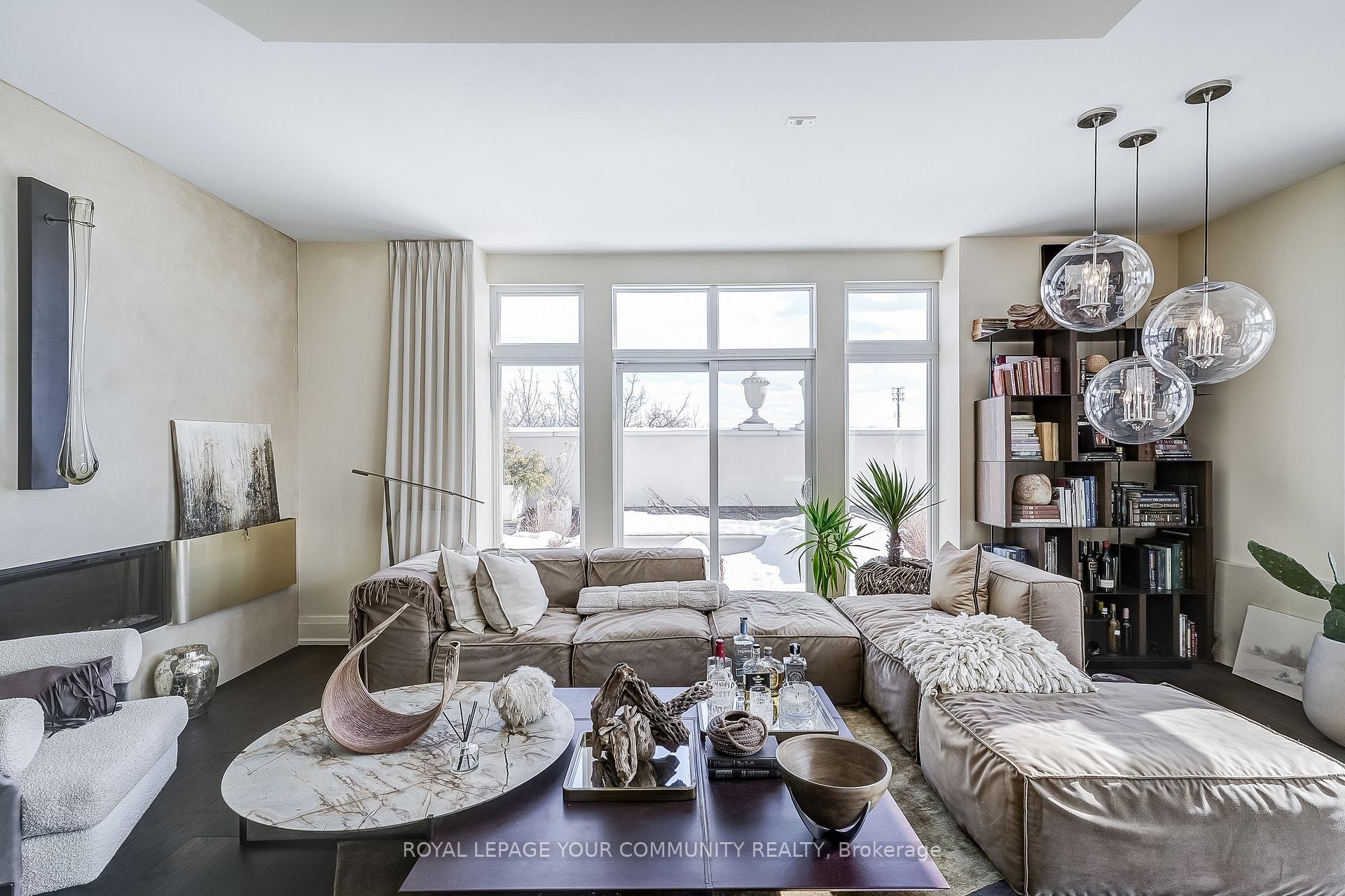Photo 7 of Unit 402, 64 Wells Street, Aurora, Aurora Village — HOMEH