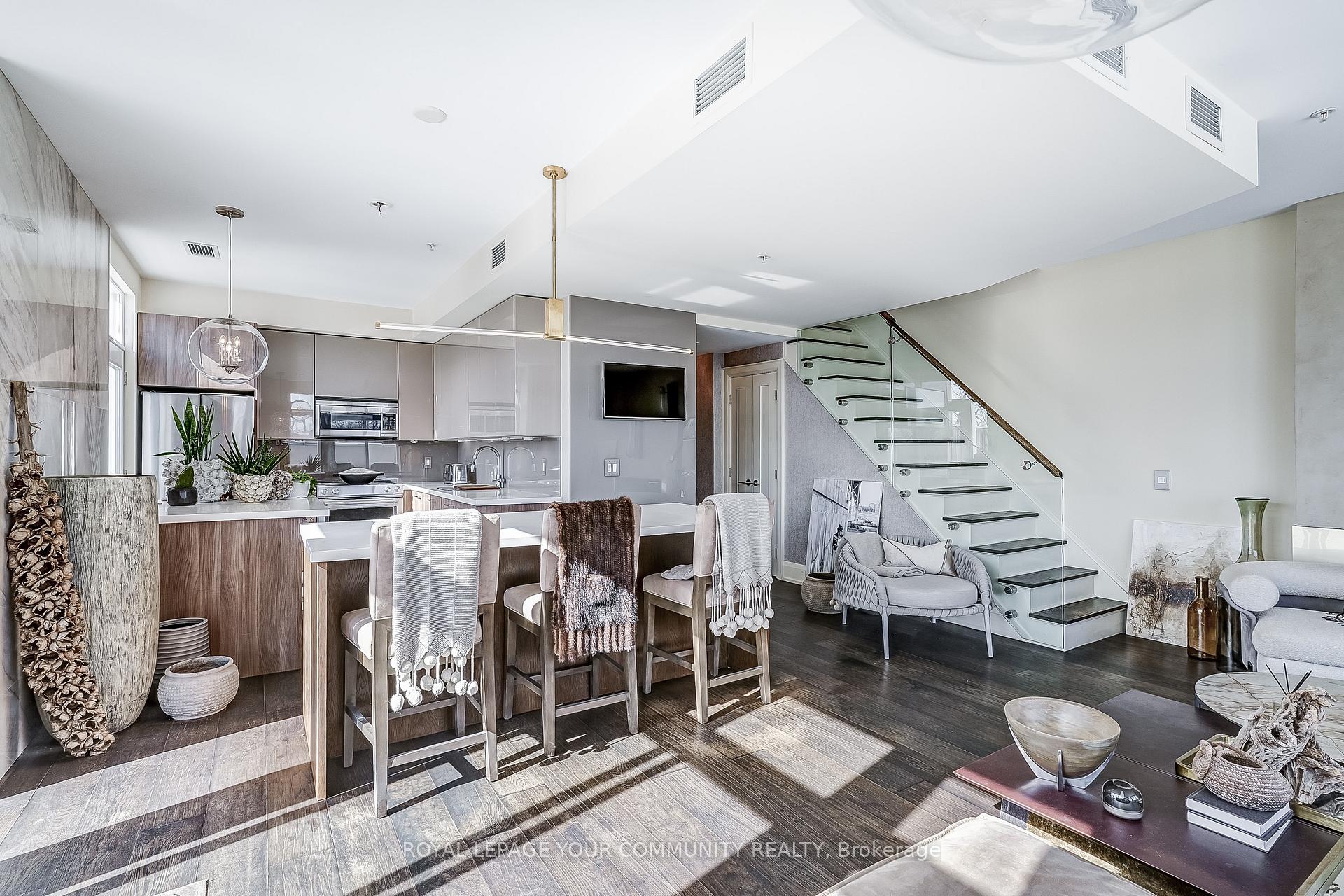 Photo 13 of Unit 402, 64 Wells Street, Aurora, Aurora Village — HOMEH
