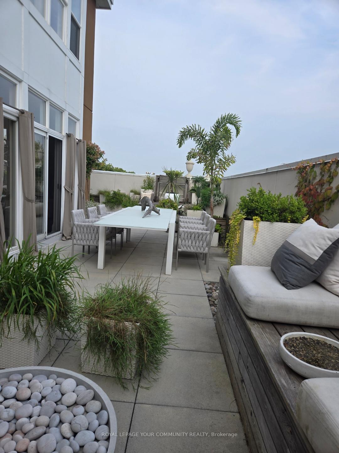 Photo 40 of Unit 402, 64 Wells Street, Aurora, Aurora Village — HOMEH