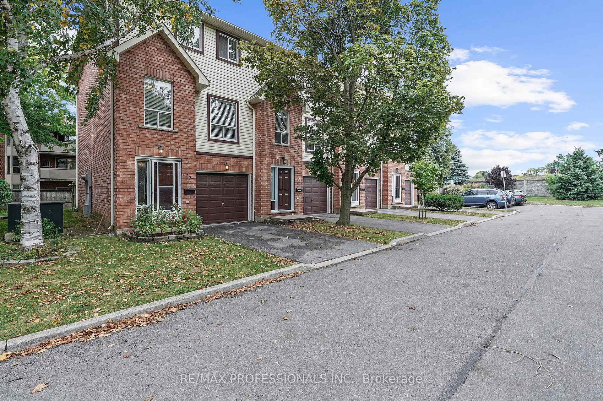 Photo 1 of Unit 17, 384 Limeridge Road E, Hamilton, Bruleville — HOMEH