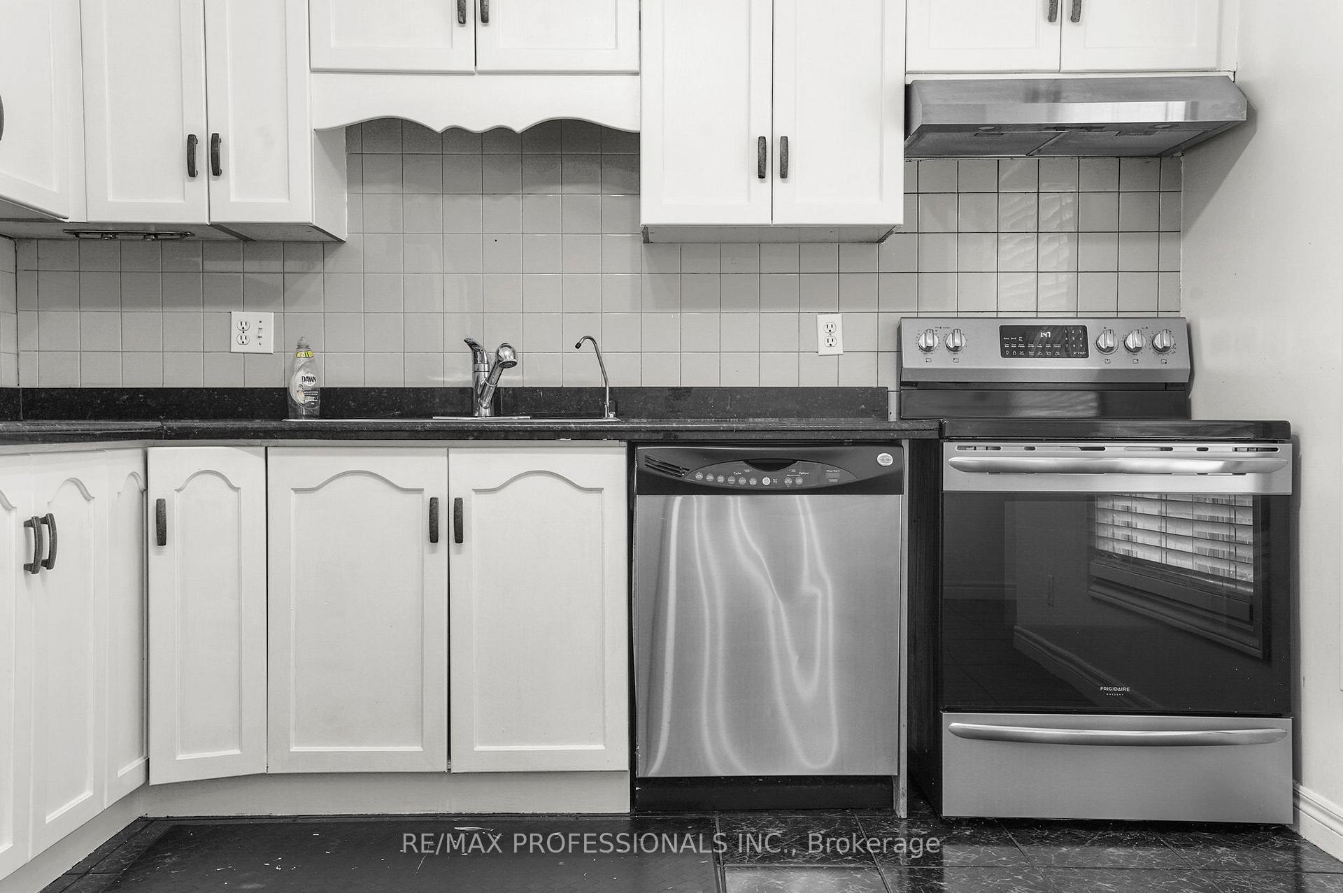 Photo 8 of Unit 17, 384 Limeridge Road E, Hamilton, Bruleville — HOMEH