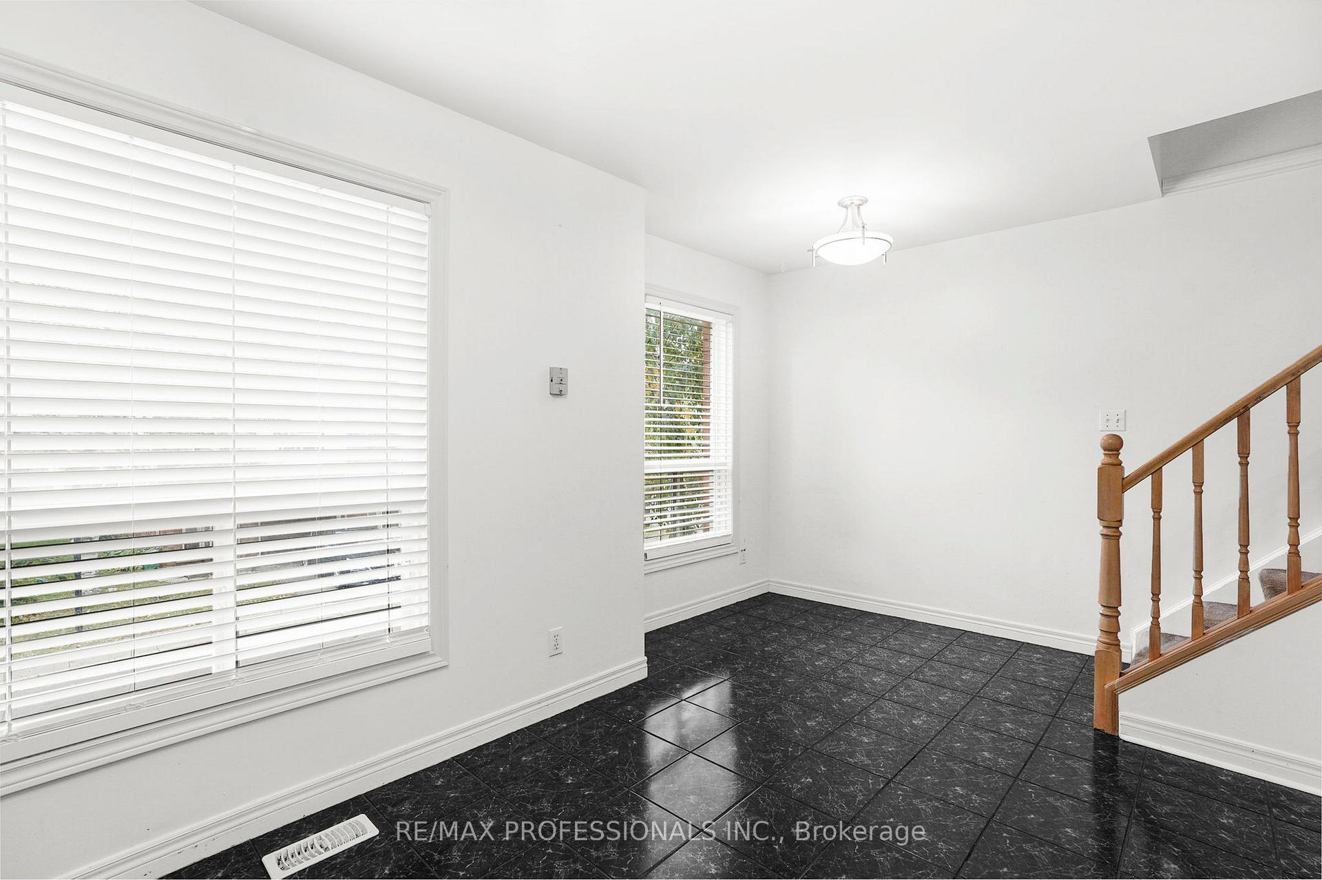 Photo 9 of Unit 17, 384 Limeridge Road E, Hamilton, Bruleville — HOMEH