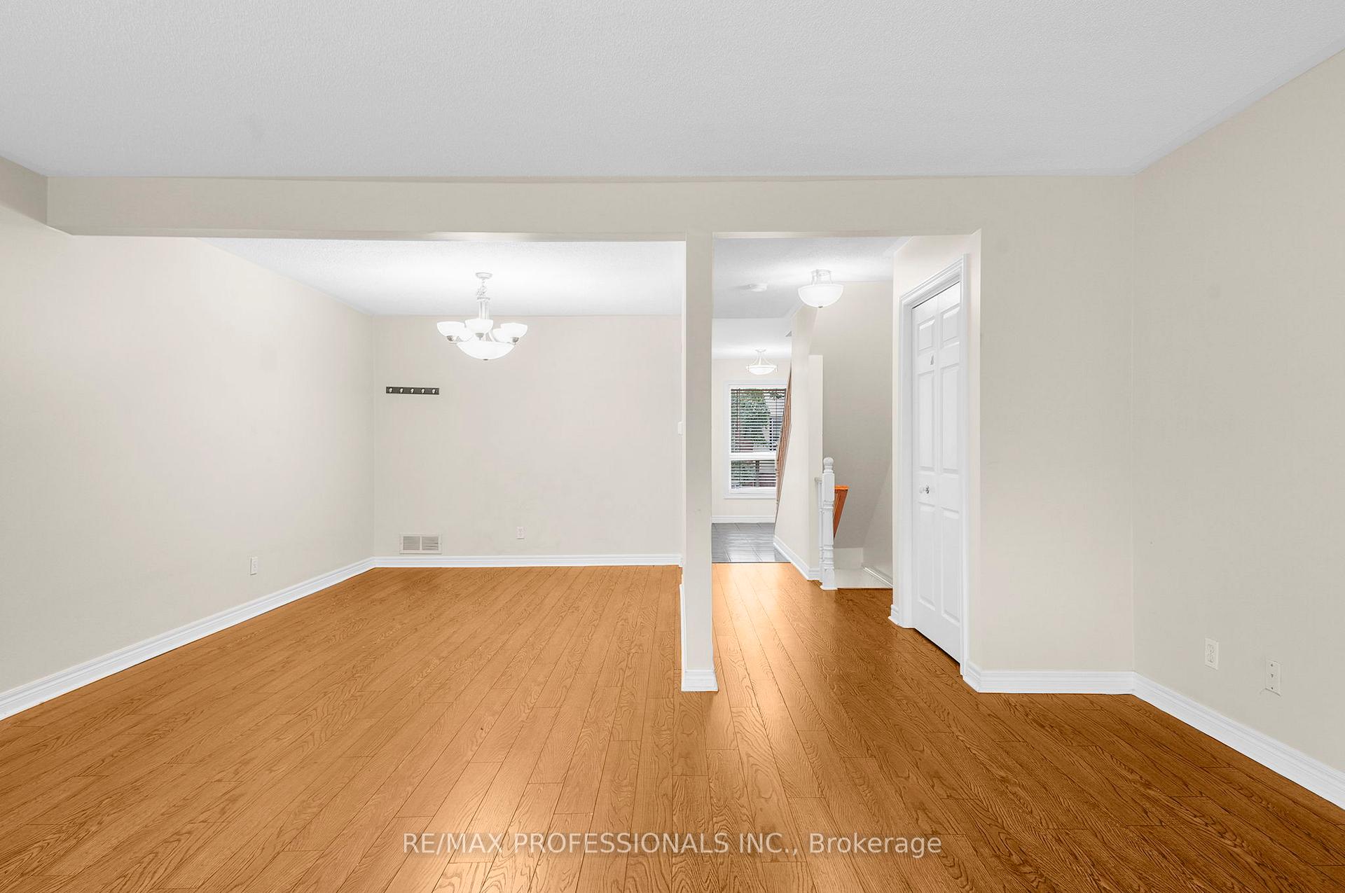 Photo 17 of Unit 17, 384 Limeridge Road E, Hamilton, Bruleville — HOMEH