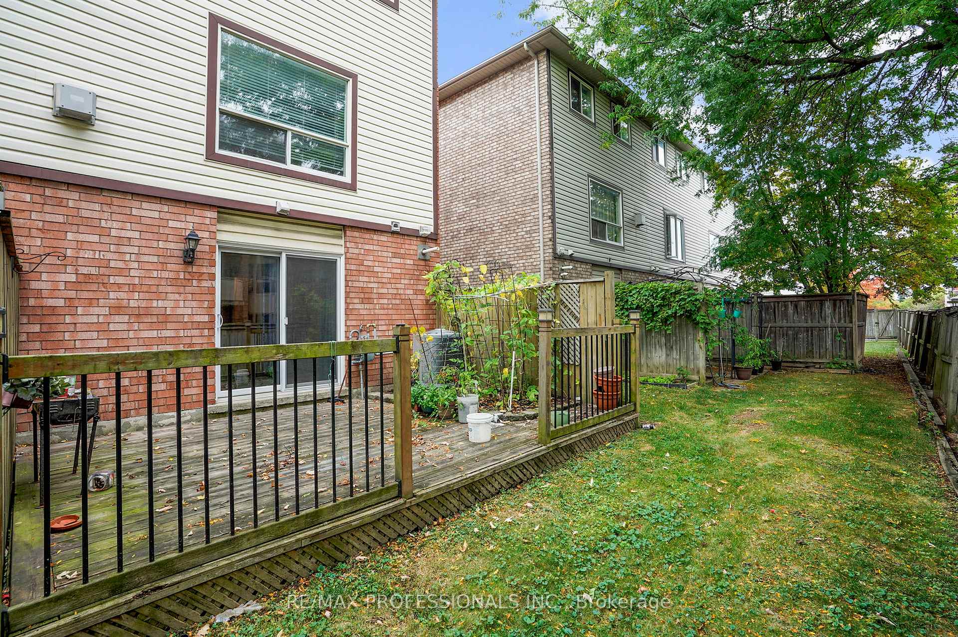 Photo 36 of Unit 17, 384 Limeridge Road E, Hamilton, Bruleville — HOMEH