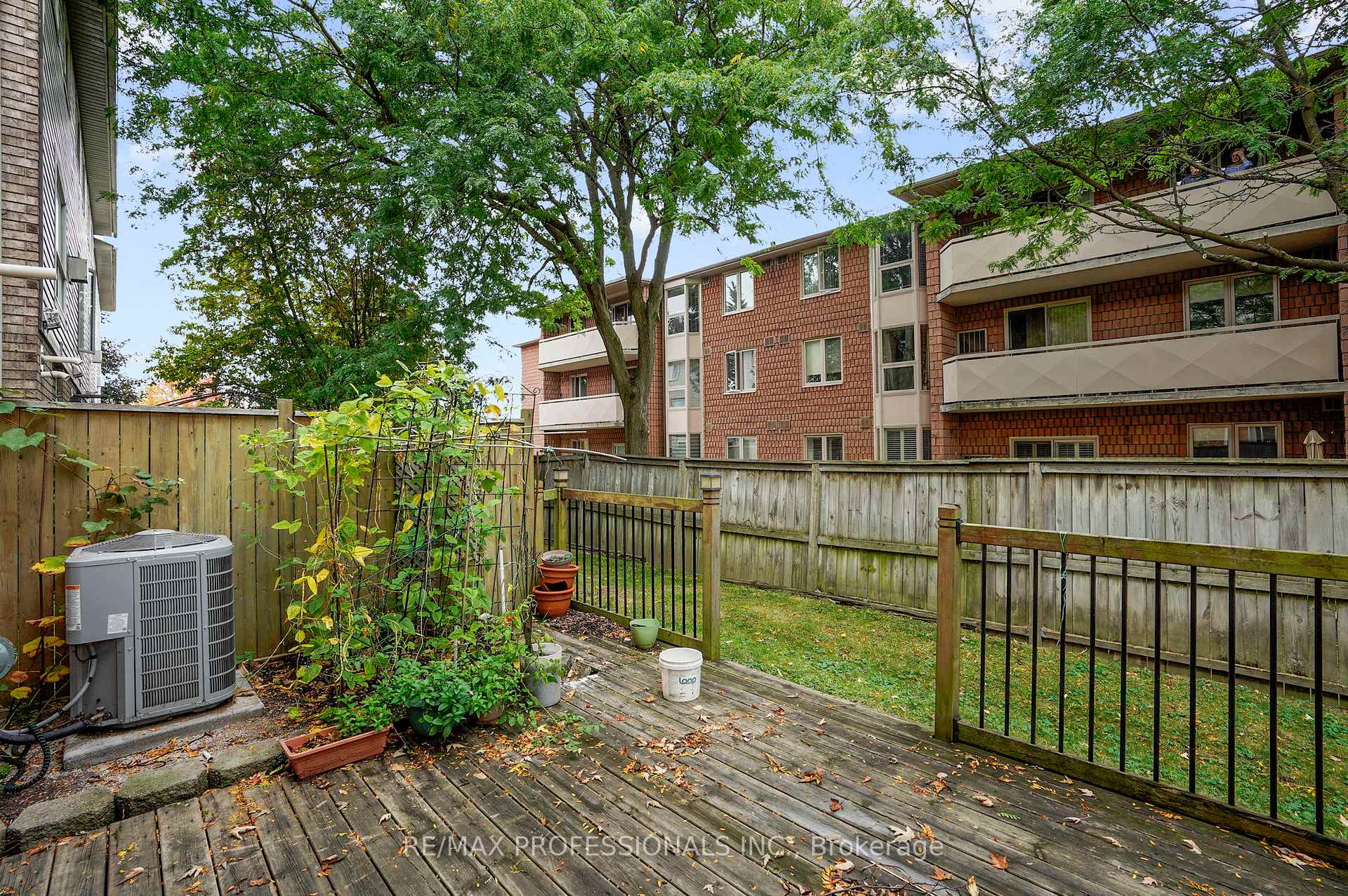 Photo 37 of Unit 17, 384 Limeridge Road E, Hamilton, Bruleville — HOMEH