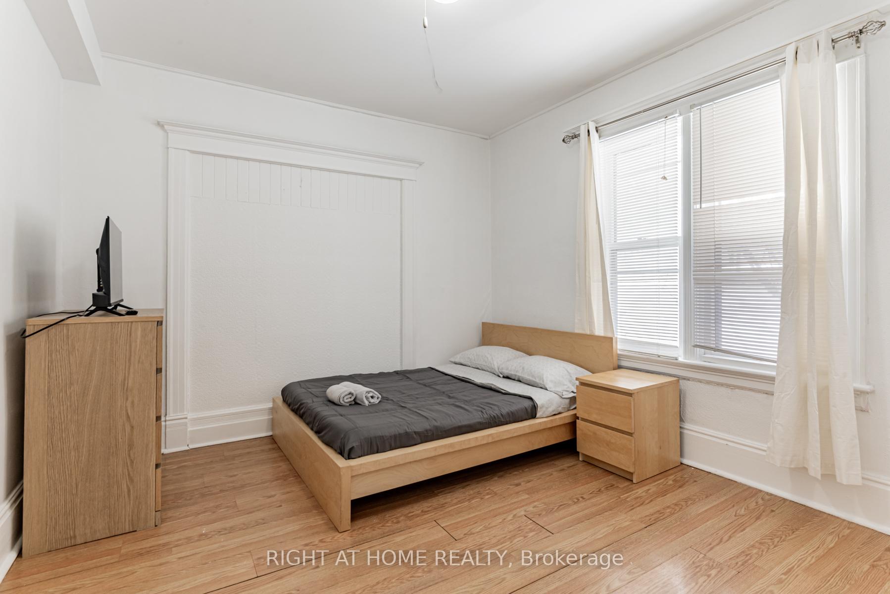 Photo 1 of Unit 2, 29 Peel Street, Barrie, Codrington — HOMEH