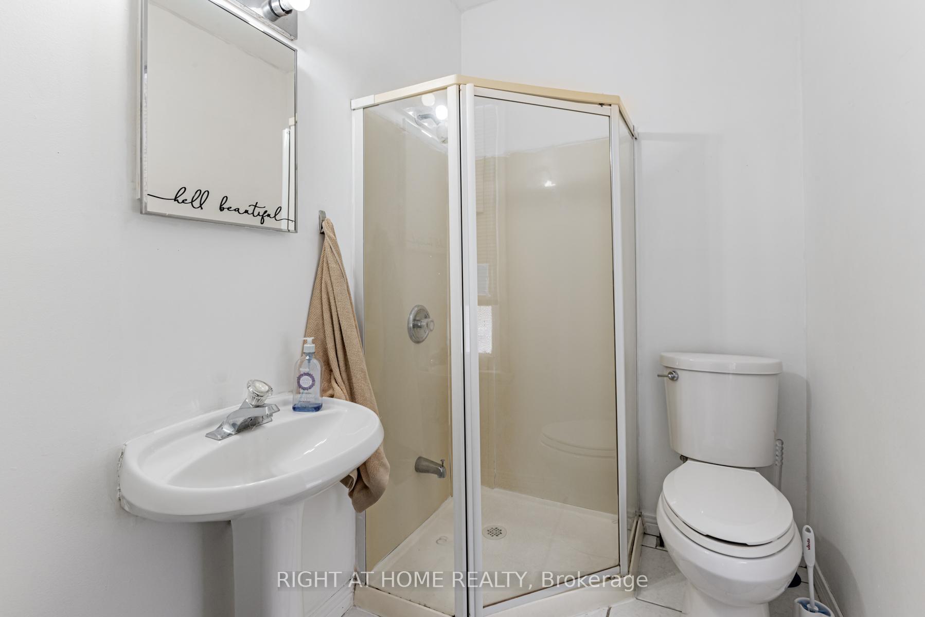 Photo 6 of Unit 2, 29 Peel Street, Barrie, Codrington — HOMEH