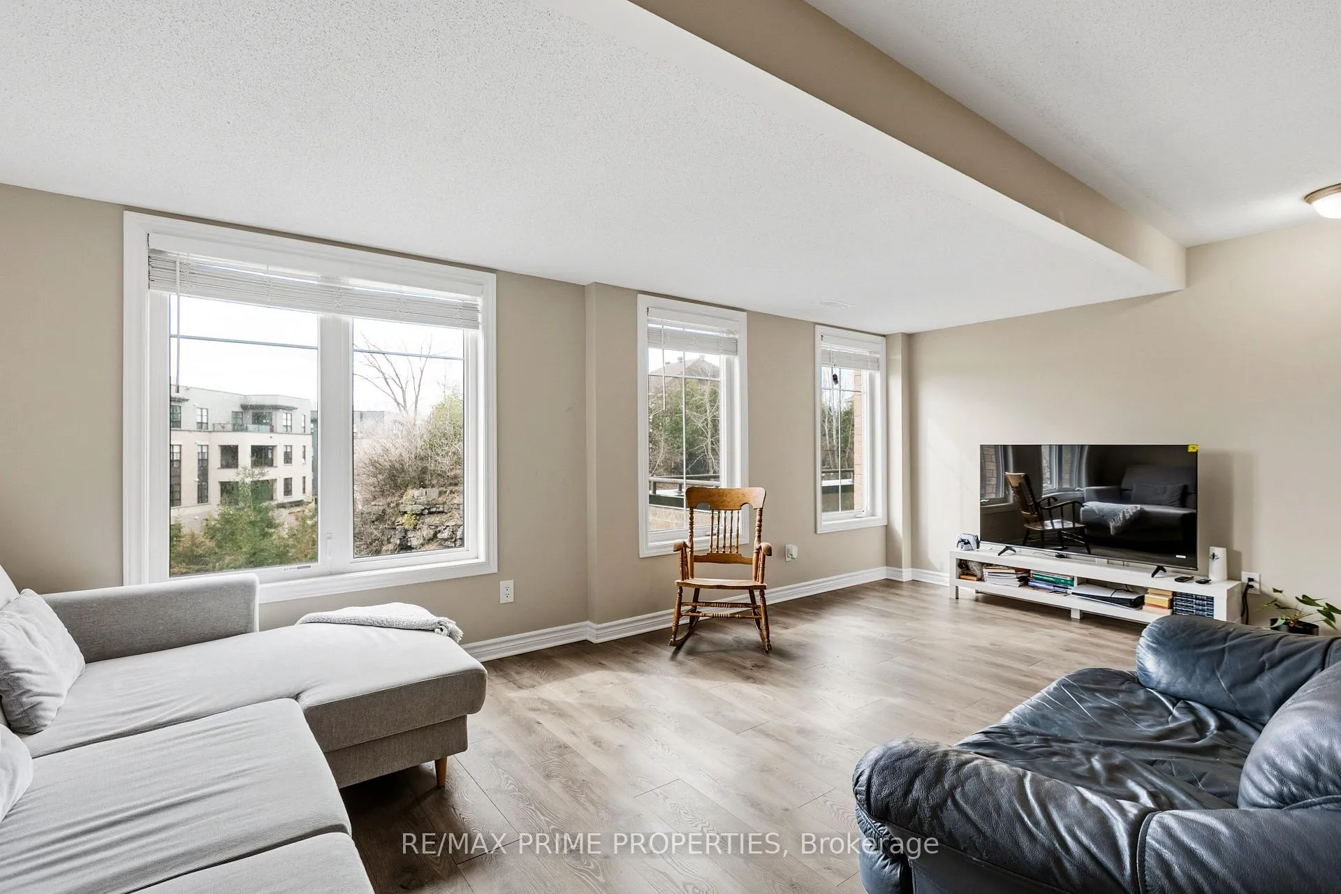 Photo 7 of Unit B, 287 Titanium Private, Ottawa, Convent Glen North — HOMEH