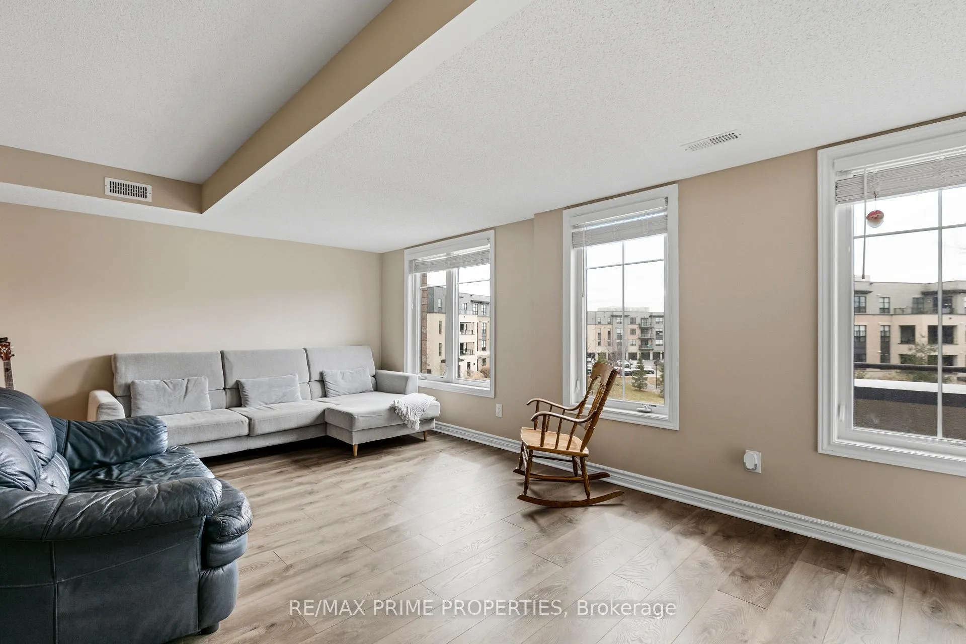Photo 8 of Unit B, 287 Titanium Private, Ottawa, Convent Glen North — HOMEH