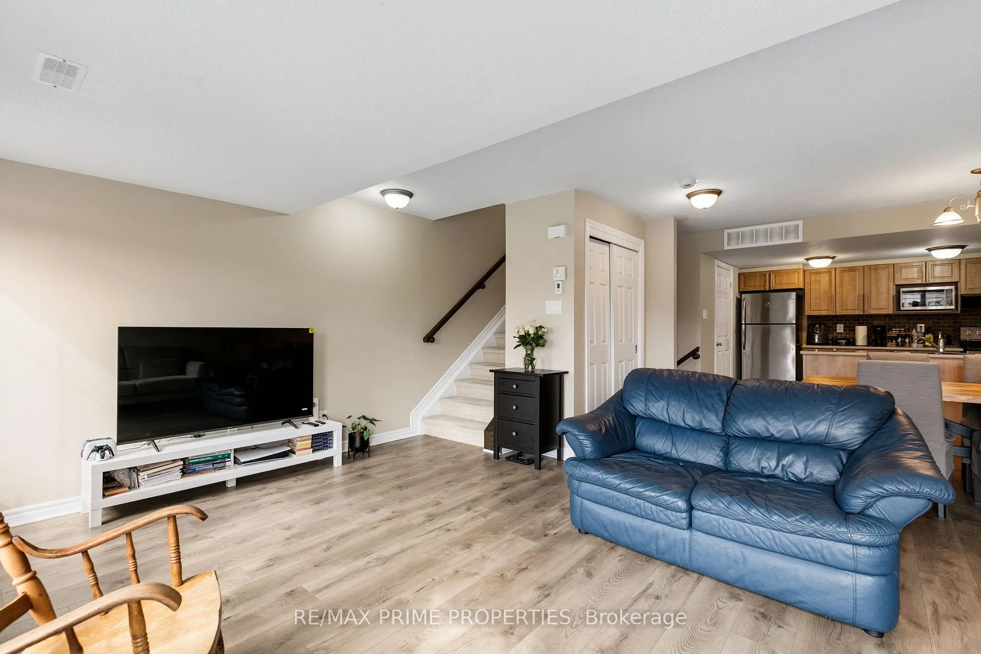 Photo 10 of Unit B, 287 Titanium Private, Ottawa, Convent Glen North — HOMEH