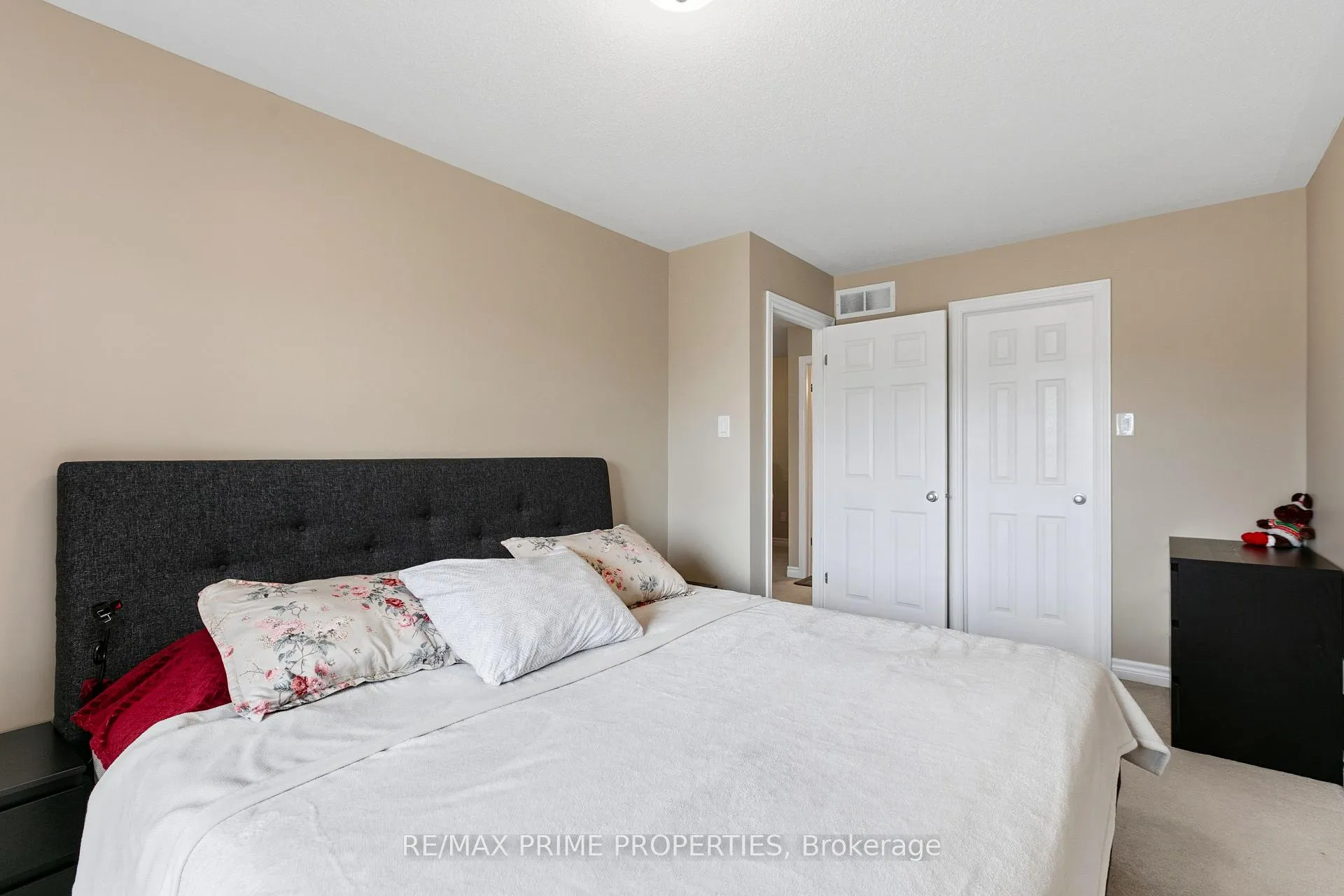 Photo 19 of Unit B, 287 Titanium Private, Ottawa, Convent Glen North — HOMEH