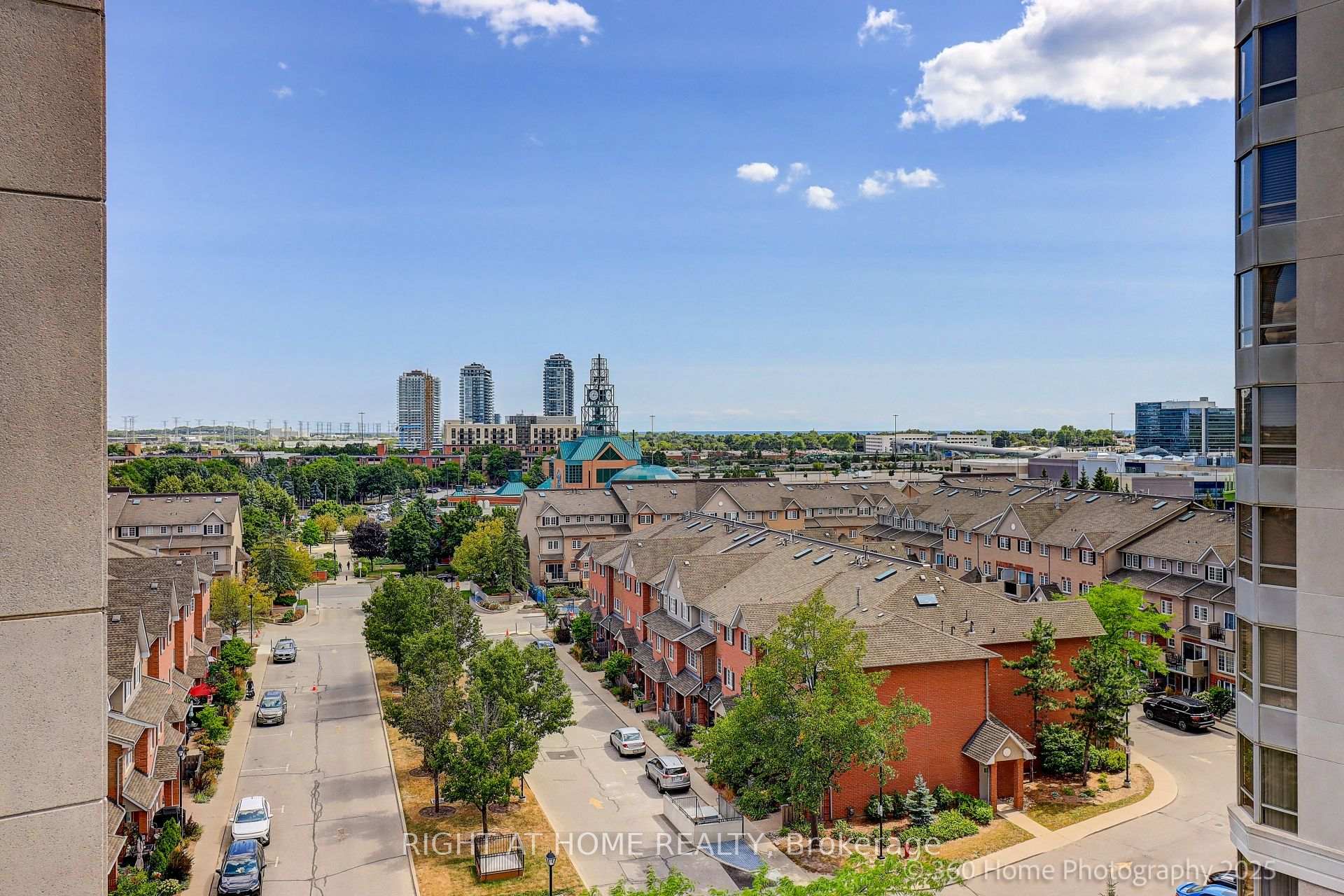 Photo 3 of Unit 817, 1200 The Esplanade N, Pickering, Town Centre — HOMEH