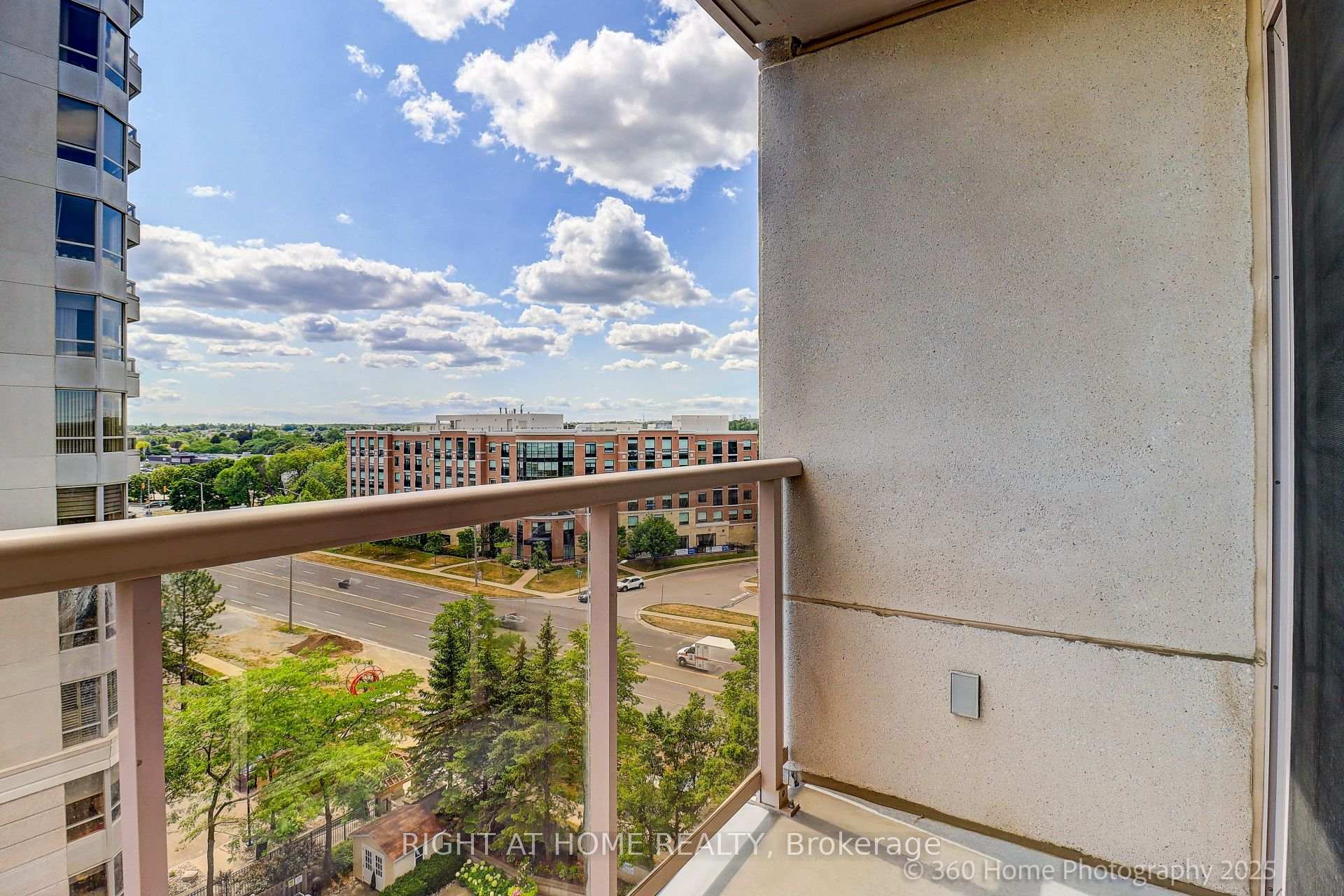 Photo 6 of Unit 817, 1200 The Esplanade N, Pickering, Town Centre — HOMEH