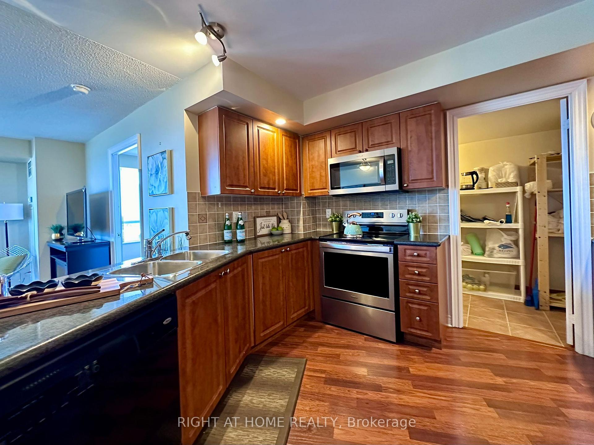 Photo 5 of Unit 1522, 33 Cox Boulevard, Markham, Unionville — HOMEH