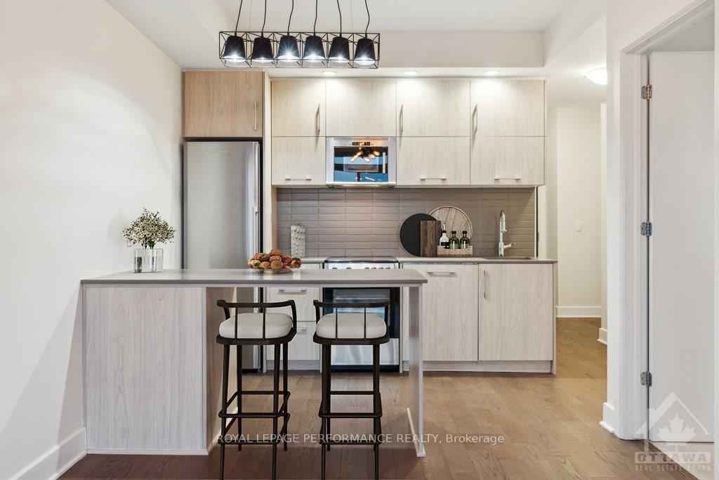 Photo 9 of Unit 813, 255 Bay Street, Ottawa, Ottawa Centre — HOMEH