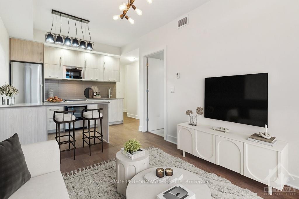 Photo 11 of Unit 813, 255 Bay Street, Ottawa, Ottawa Centre — HOMEH