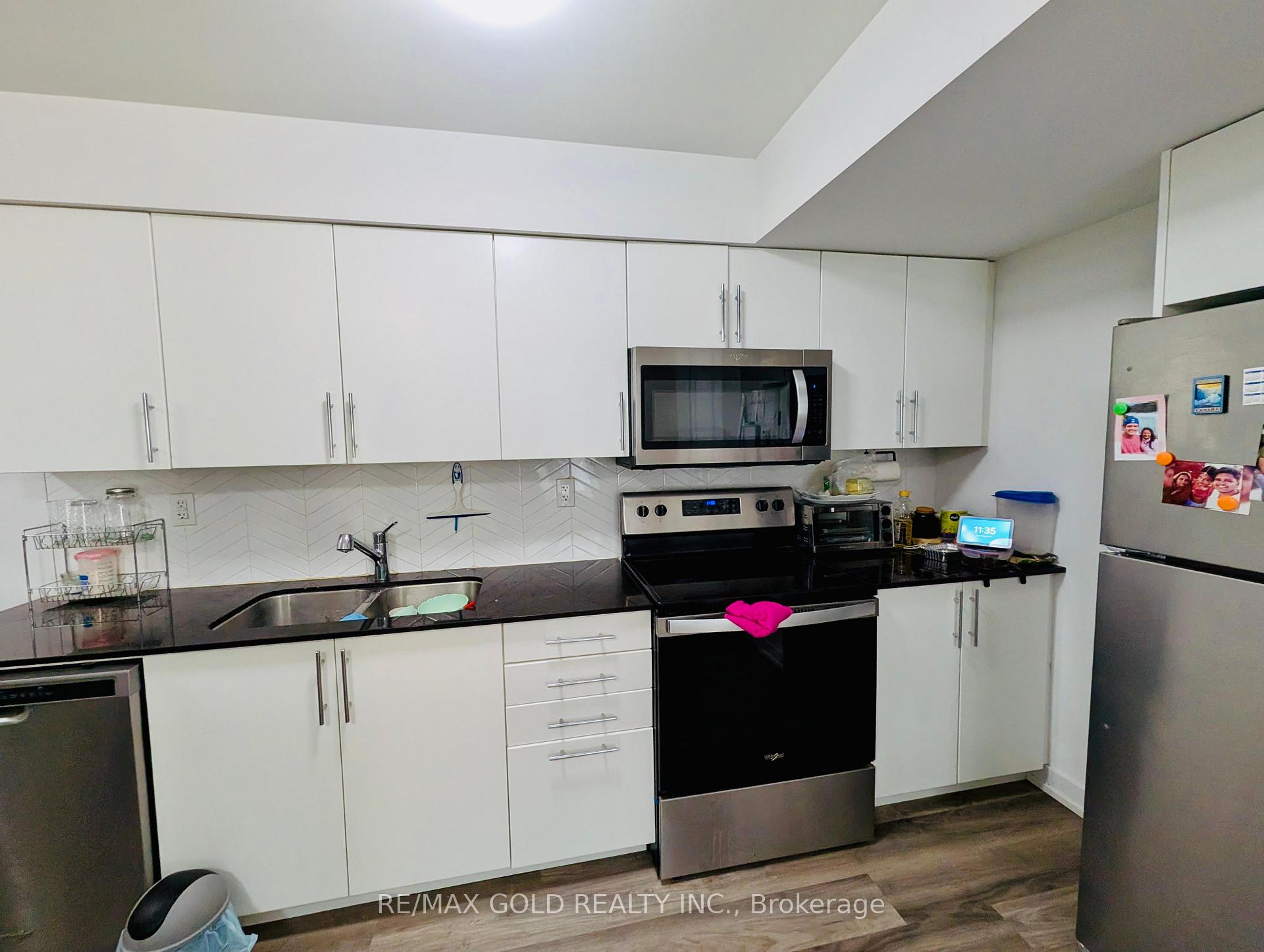 Photo 1 of Unit 28, 205 West Oak Trail, Kitchener — HOMEH