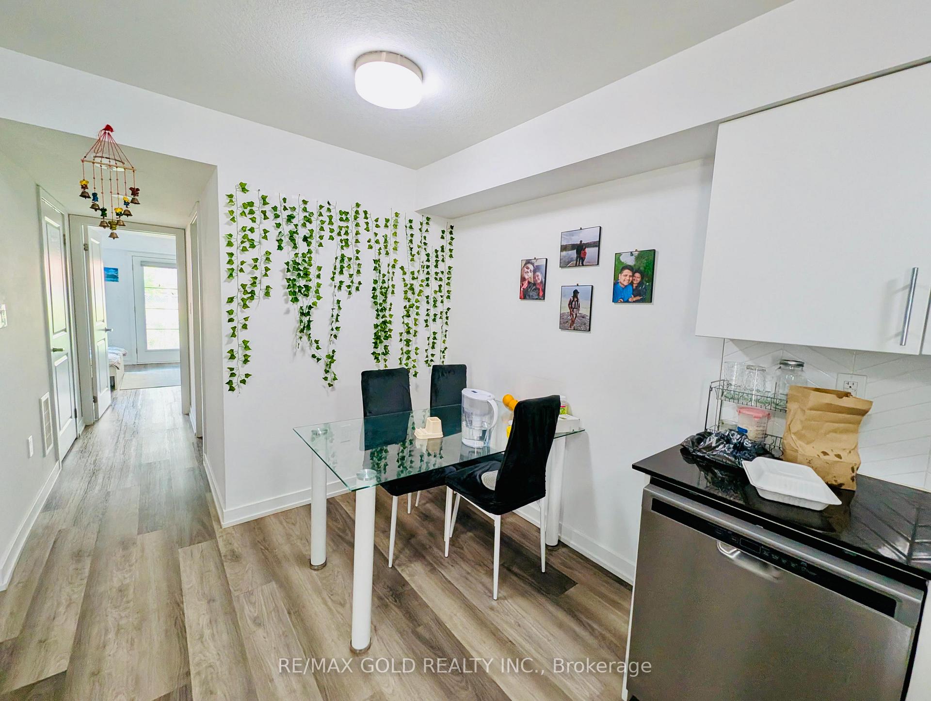 Photo 5 of Unit 28, 205 West Oak Trail, Kitchener — HOMEH