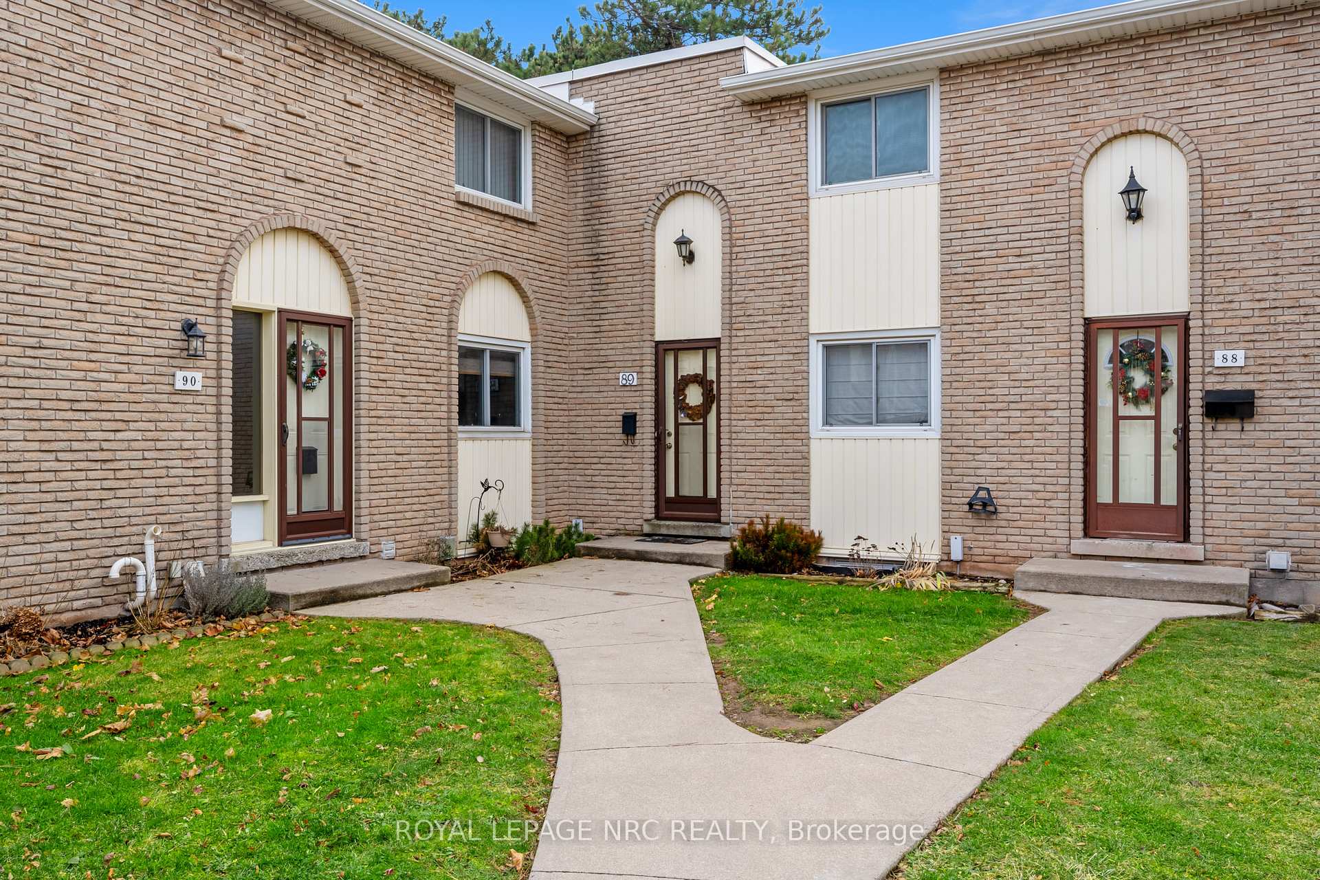 Photo 2 of Unit 89, 151 Gateshead Crescent, Hamilton, Stoney Creek — HOMEH