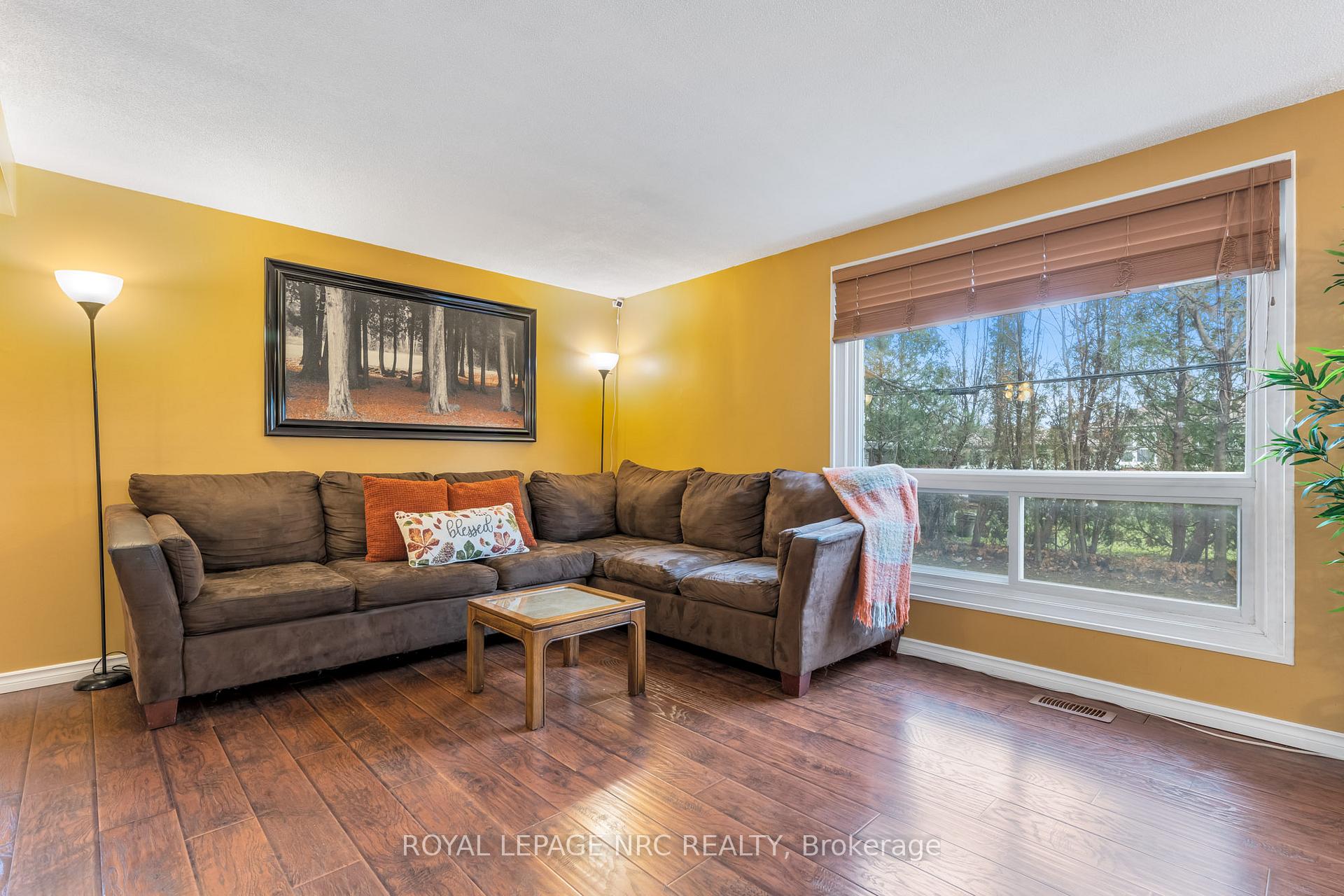 Photo 3 of Unit 89, 151 Gateshead Crescent, Hamilton, Stoney Creek — HOMEH