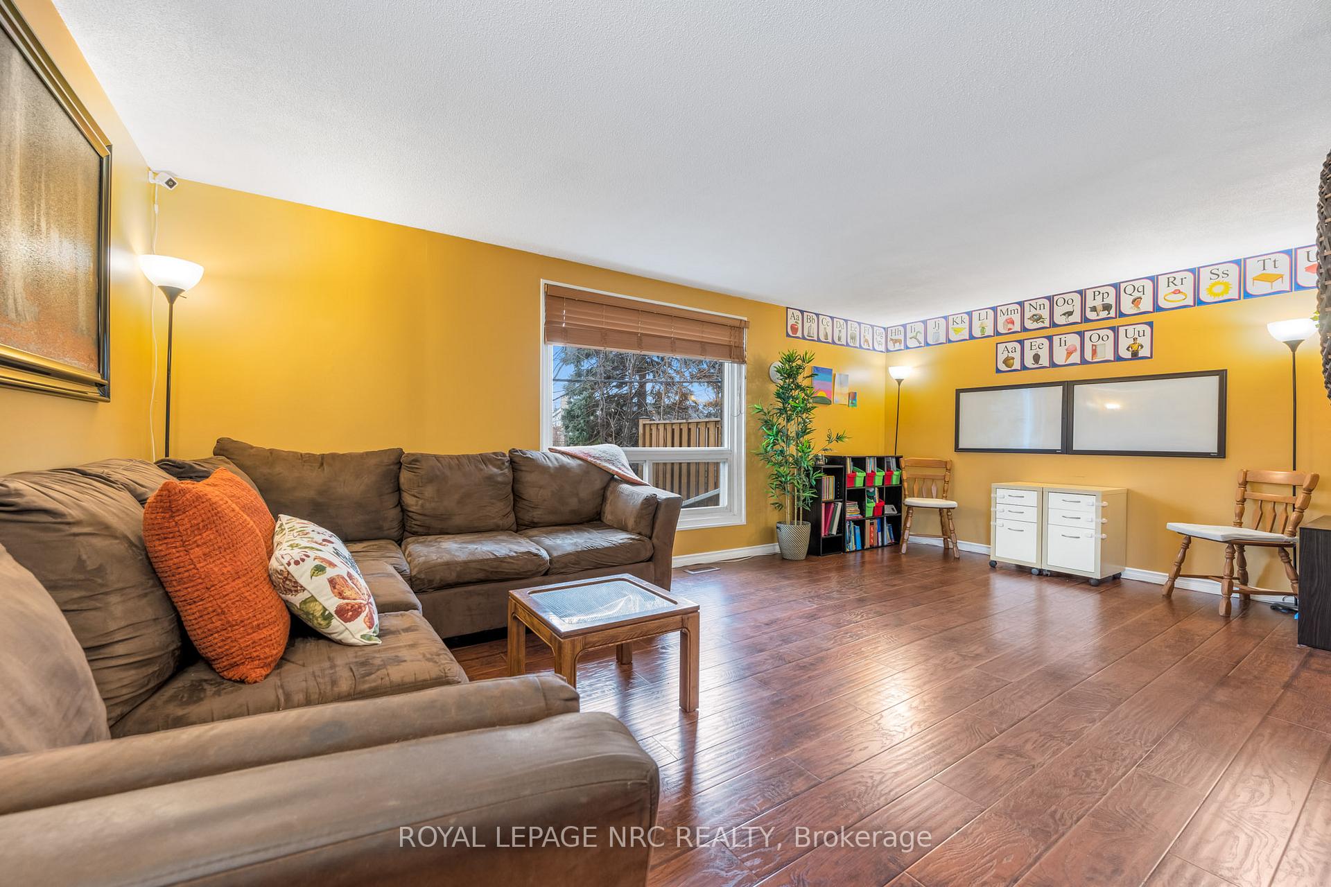 Photo 4 of Unit 89, 151 Gateshead Crescent, Hamilton, Stoney Creek — HOMEH