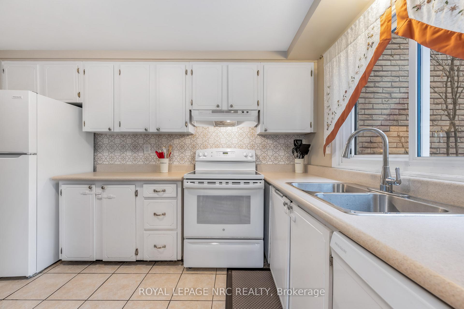 Photo 9 of Unit 89, 151 Gateshead Crescent, Hamilton, Stoney Creek — HOMEH