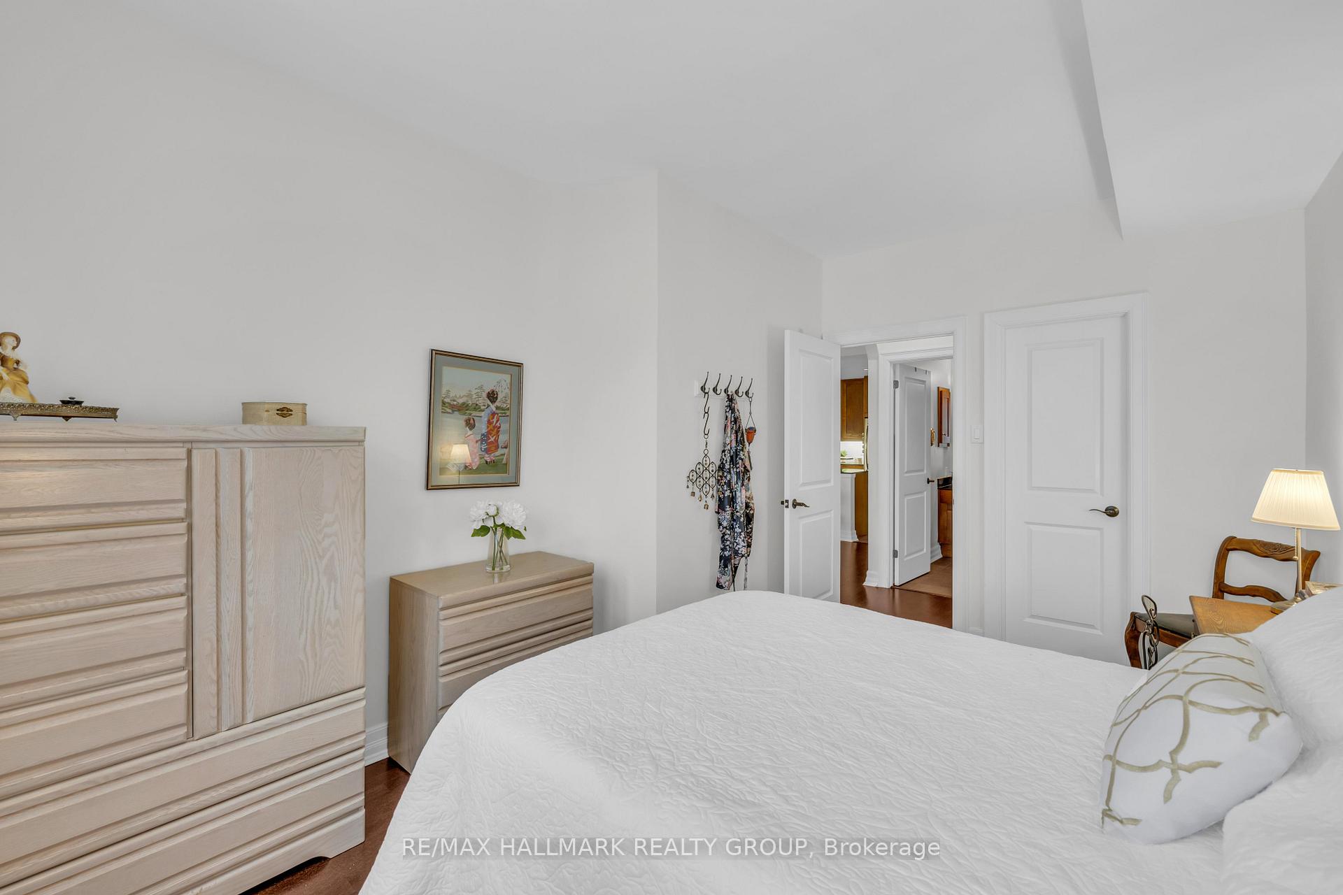 Photo 14 of Unit 210, 320 Mcleod Street, Ottawa, Ottawa Centre — HOMEH