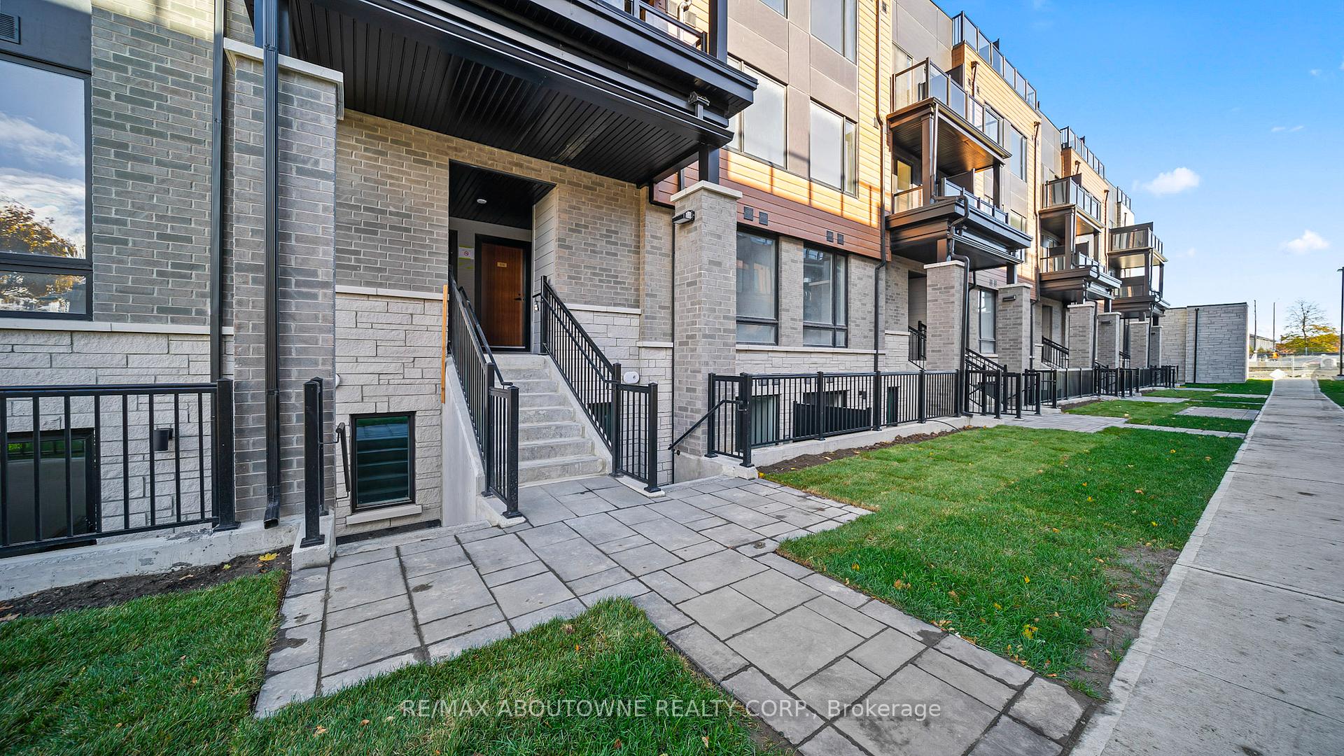 Photo 2 of Unit 230, 117 Maydale Avenue, Markham, Middlefield — HOMEH