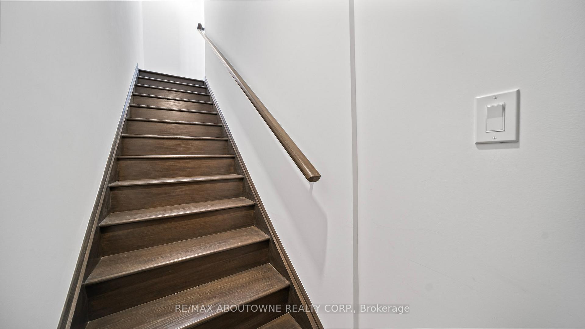 Photo 3 of Unit 230, 117 Maydale Avenue, Markham, Middlefield — HOMEH