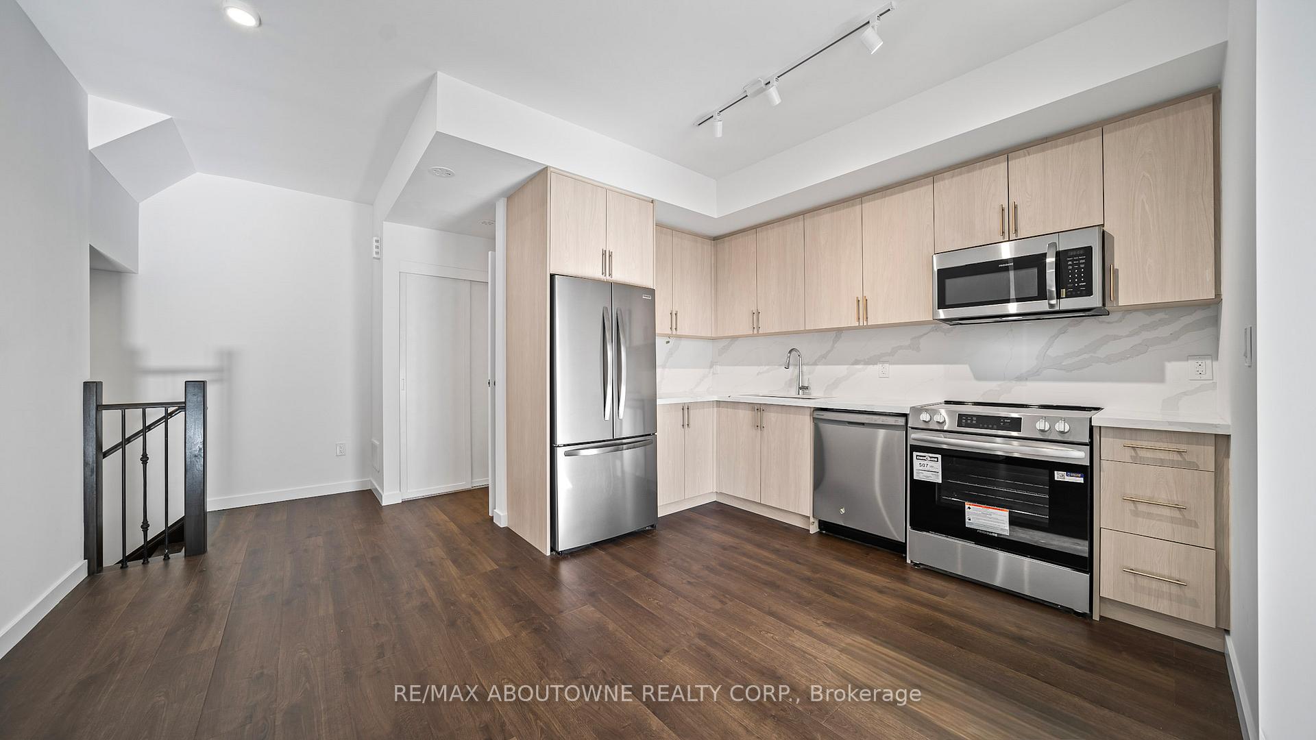 Photo 4 of Unit 230, 117 Maydale Avenue, Markham, Middlefield — HOMEH