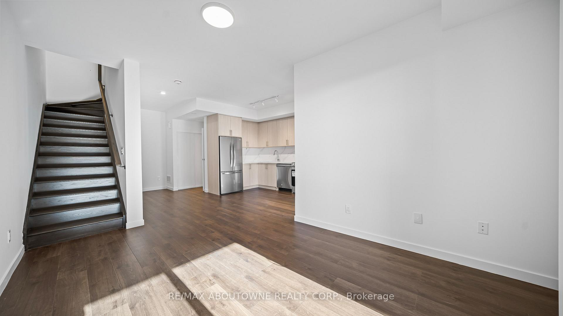 Photo 5 of Unit 230, 117 Maydale Avenue, Markham, Middlefield — HOMEH