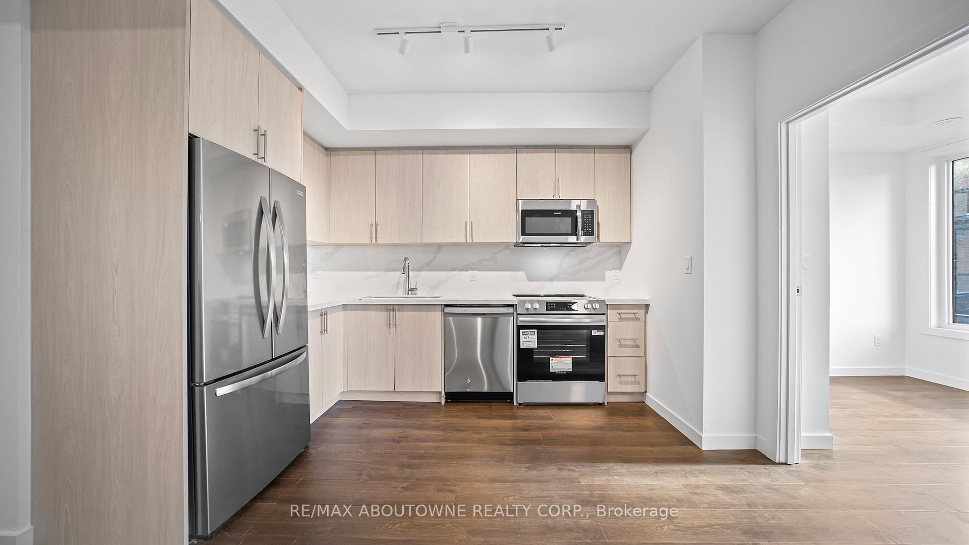 Photo 6 of Unit 230, 117 Maydale Avenue, Markham, Middlefield — HOMEH