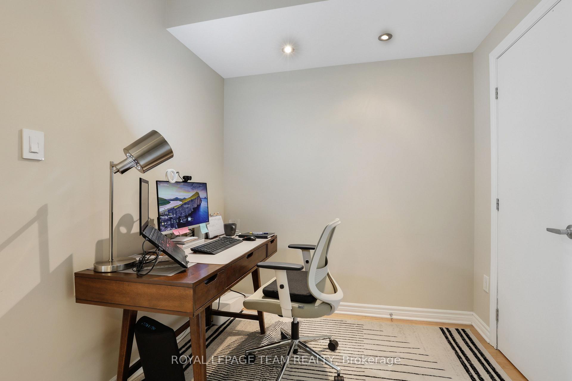 Photo 4 of Unit 701, 70 Landry Street, Ottawa, Vanier — HOMEH