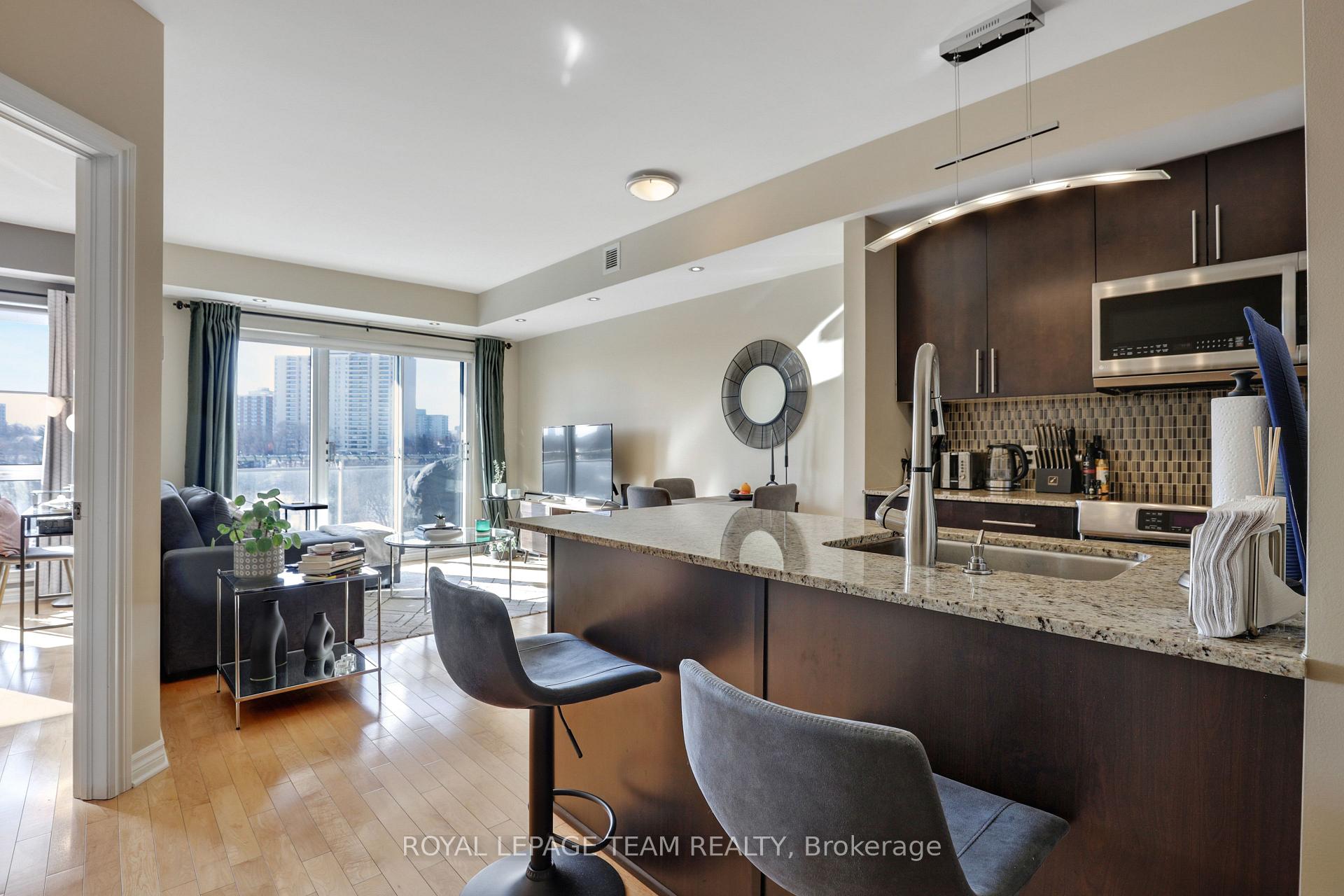 Photo 5 of Unit 701, 70 Landry Street, Ottawa, Vanier — HOMEH