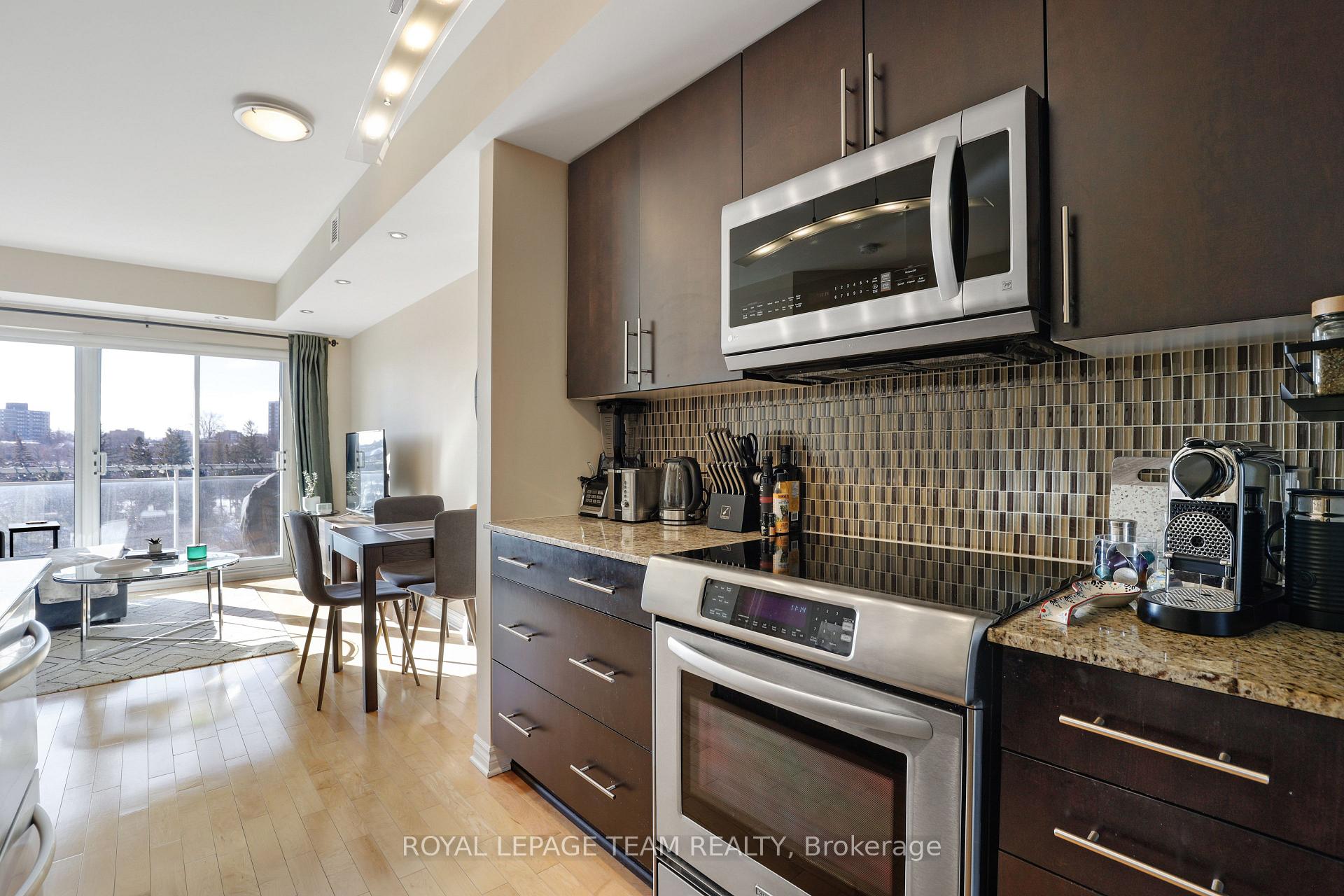 Photo 6 of Unit 701, 70 Landry Street, Ottawa, Vanier — HOMEH
