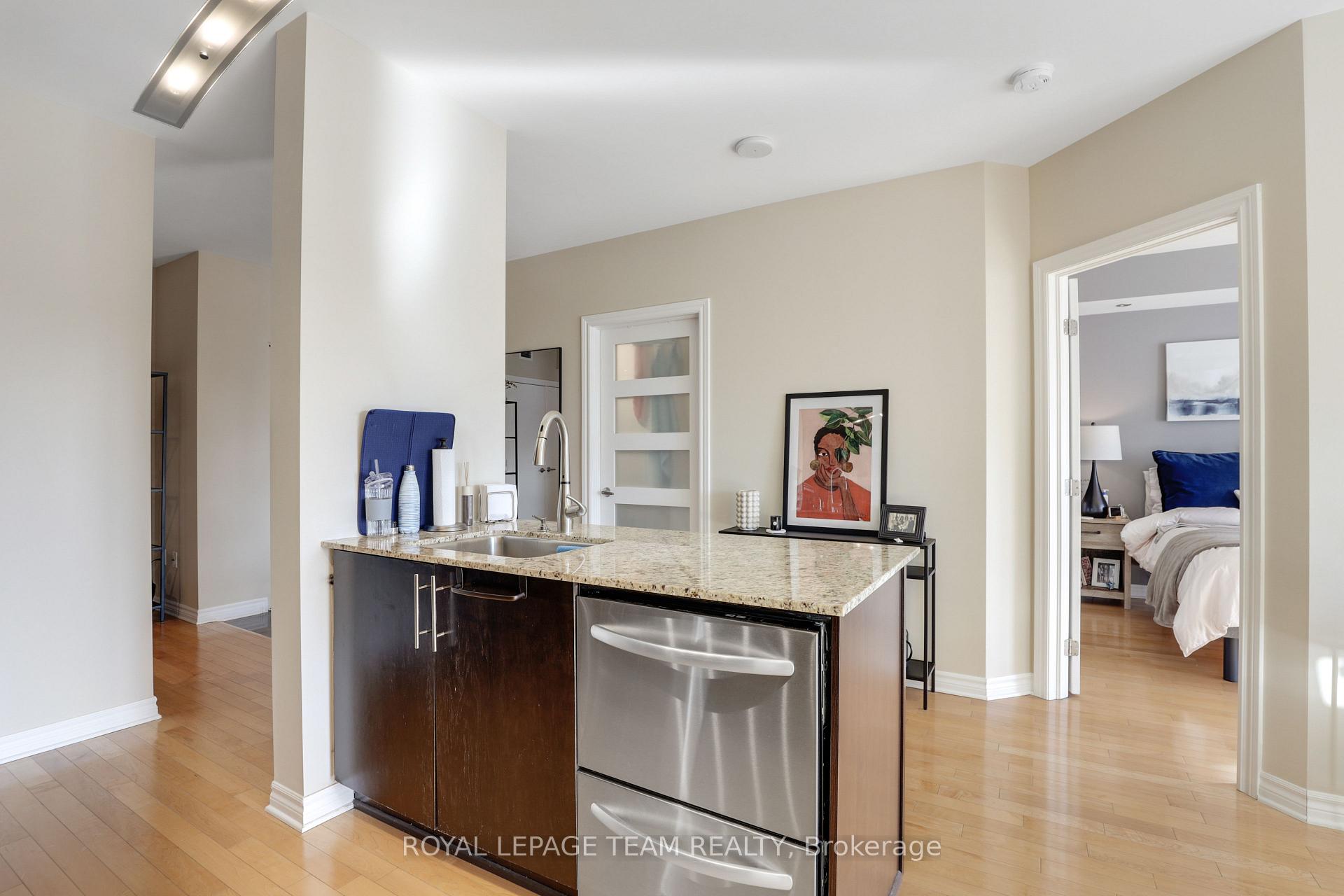 Photo 9 of Unit 701, 70 Landry Street, Ottawa, Vanier — HOMEH