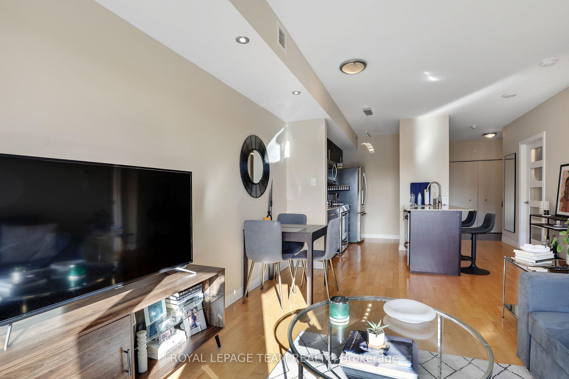 Photo 14 of Unit 701, 70 Landry Street, Ottawa, Vanier — HOMEH