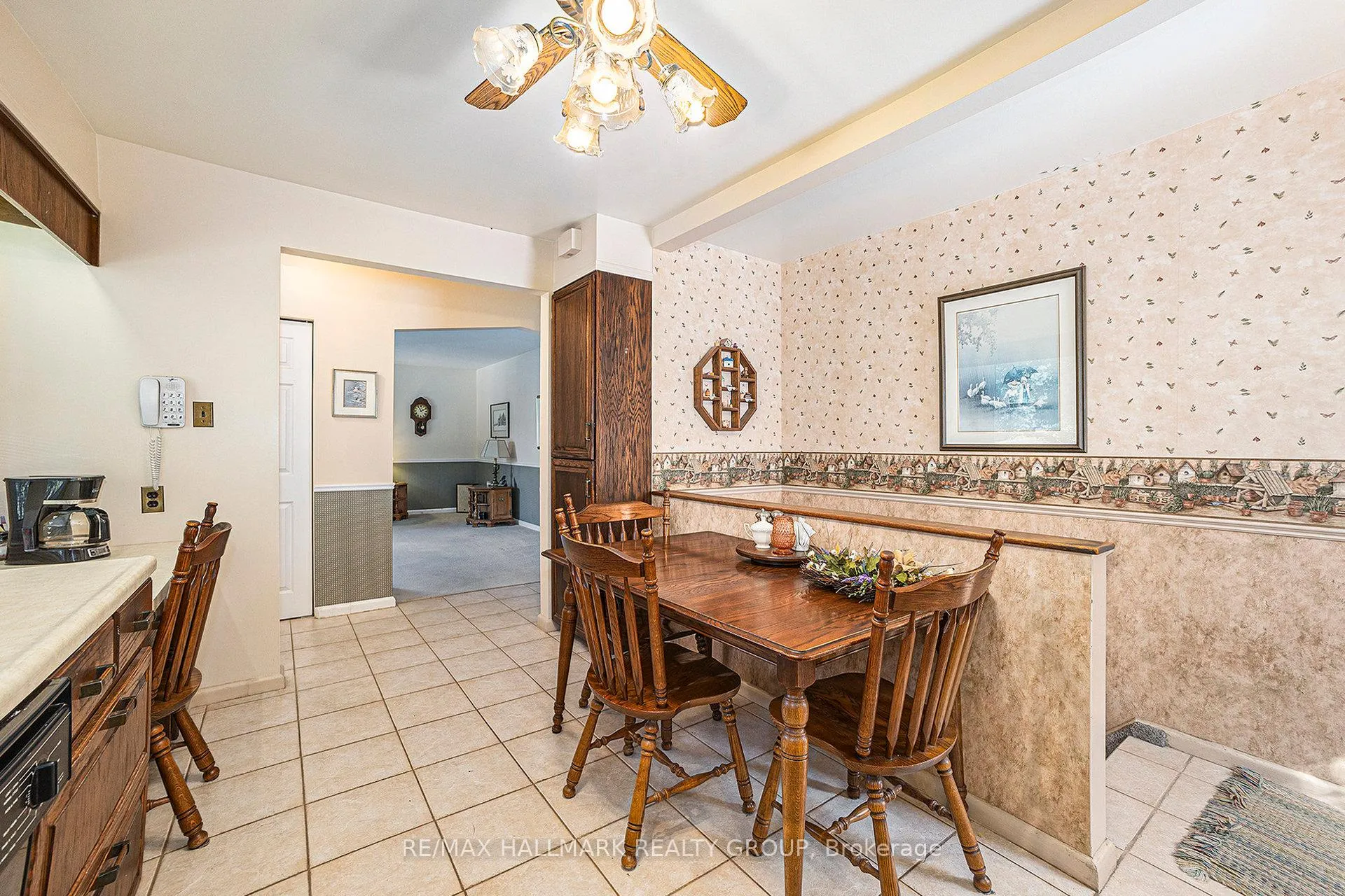 Photo 12 of 2023 Vincent Street, Ottawa, Elmvale Acres — HOMEH
