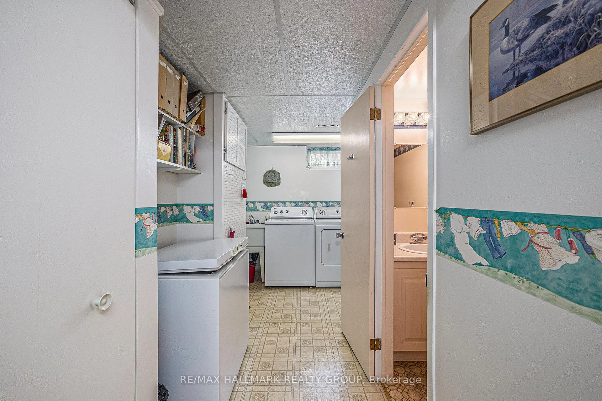 Photo 17 of 2023 Vincent Street, Ottawa, Elmvale Acres — HOMEH