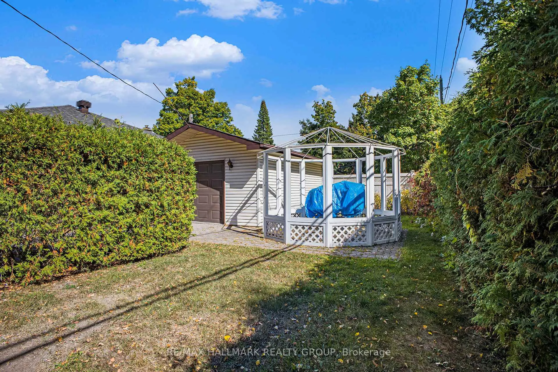 Photo 21 of 2023 Vincent Street, Ottawa, Elmvale Acres — HOMEH