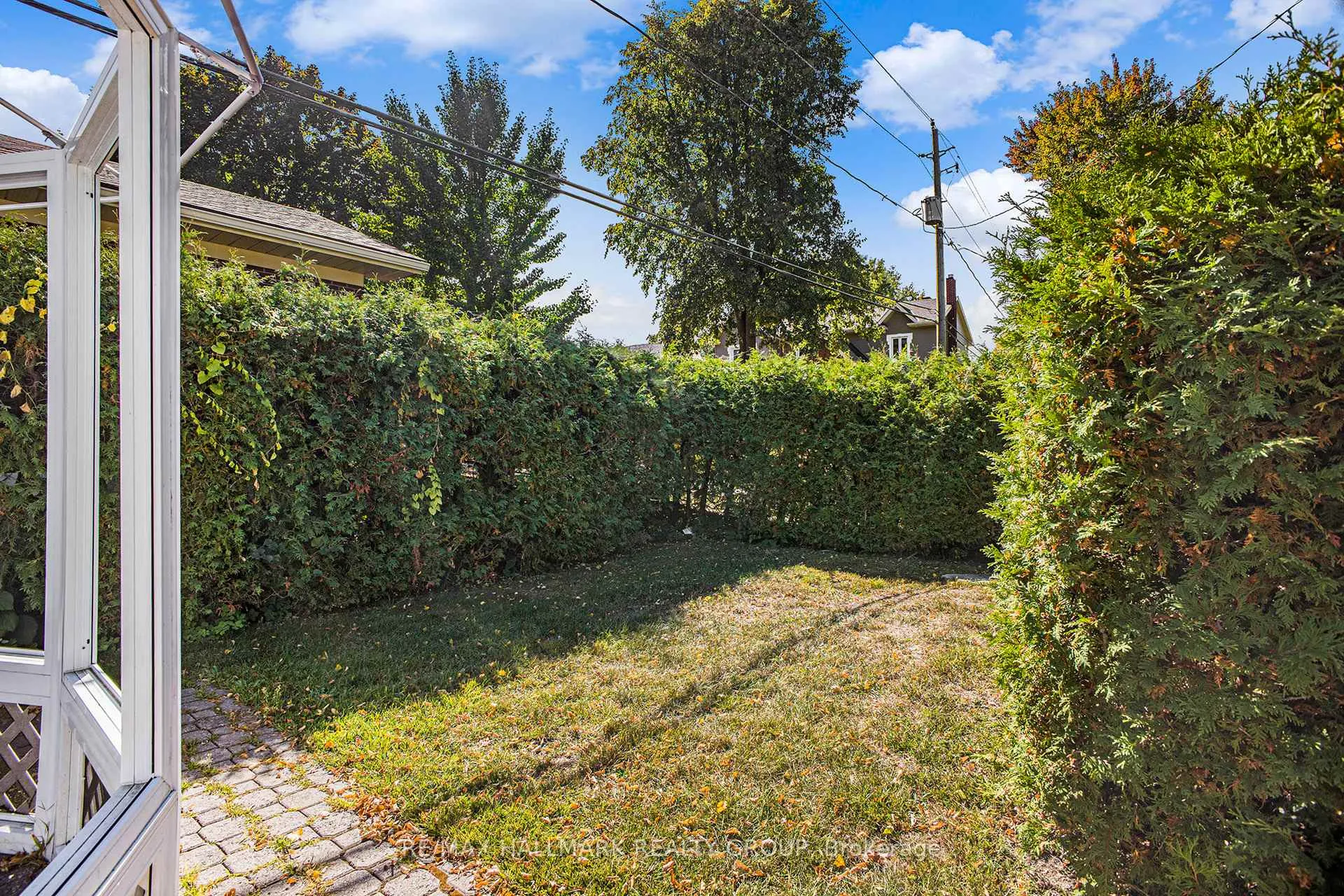 Photo 23 of 2023 Vincent Street, Ottawa, Elmvale Acres — HOMEH