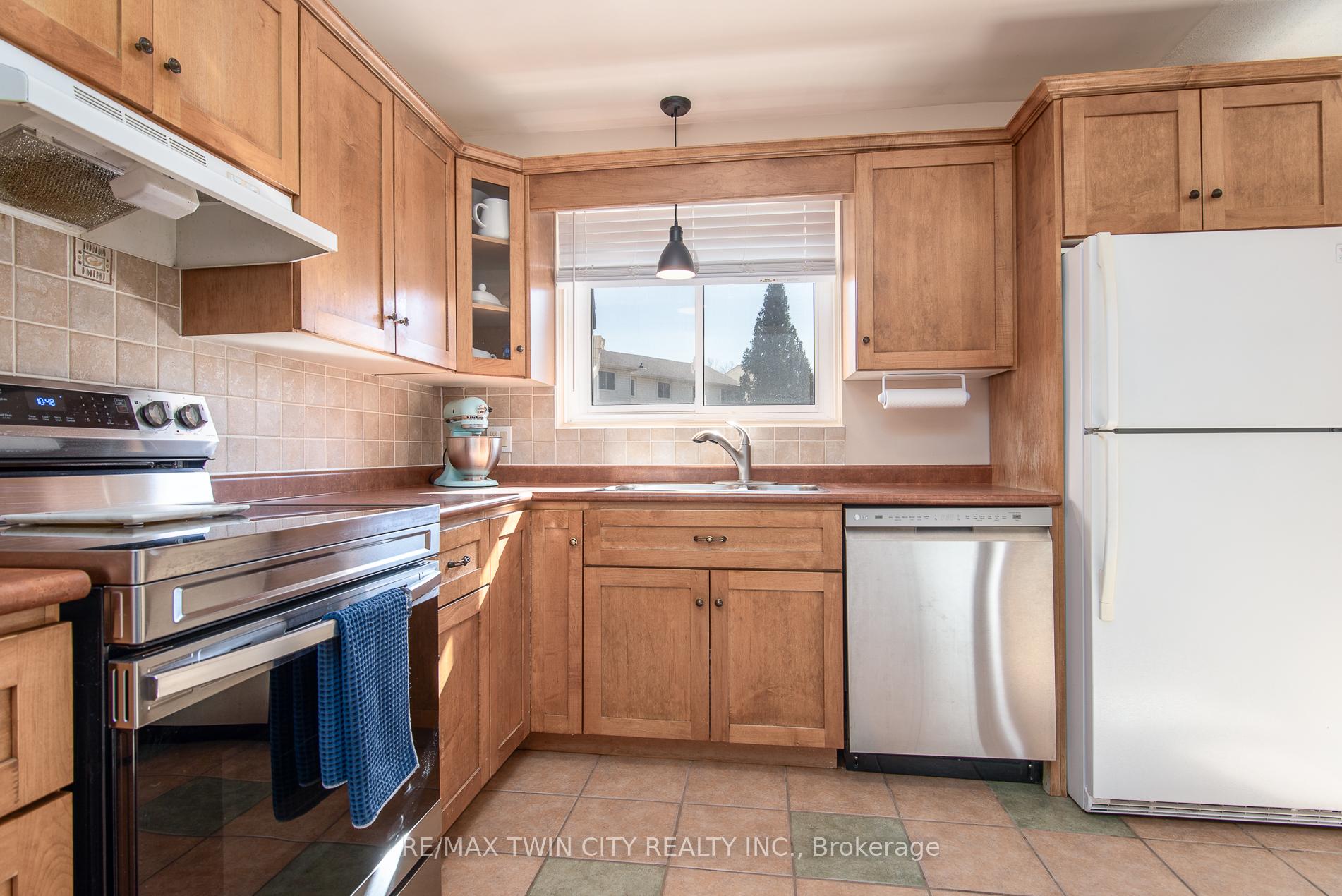 Photo 18 of Unit 32, 634 Strasburg Road, Kitchener — HOMEH