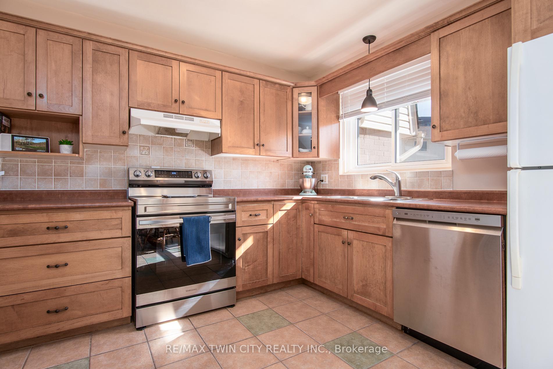 Photo 19 of Unit 32, 634 Strasburg Road, Kitchener — HOMEH