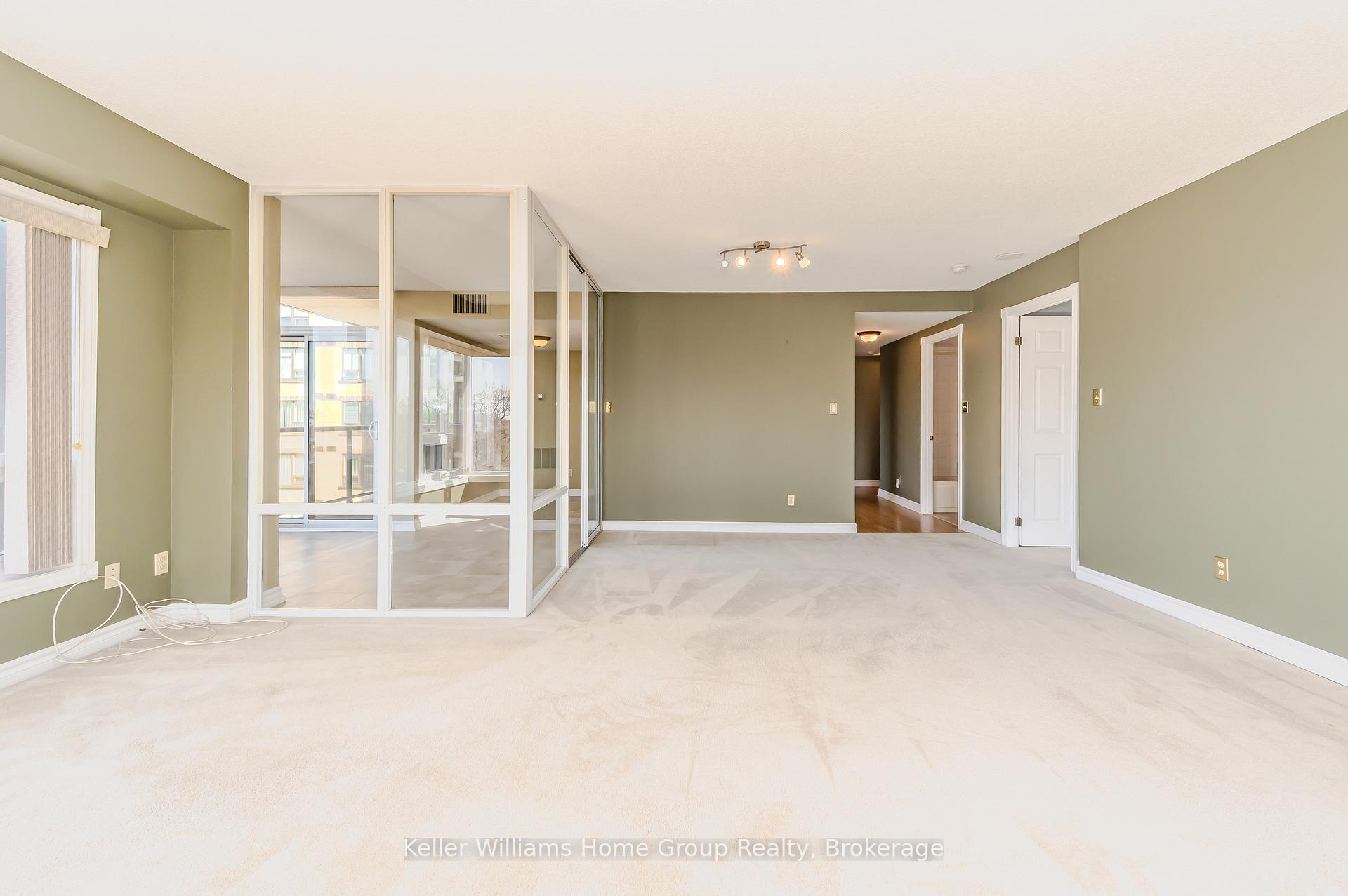 Photo 6 of Unit 1008, 237 King Street W, Cambridge — HOMEH