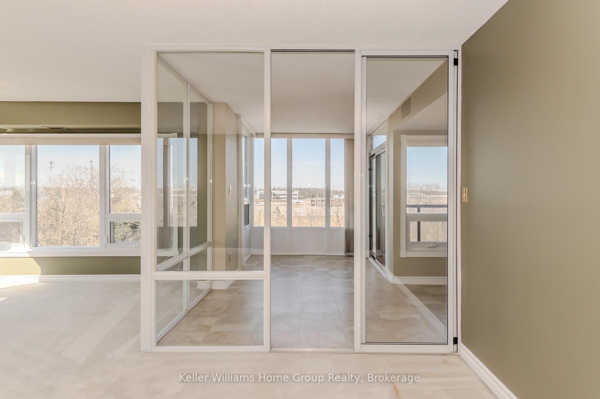 Photo 10 of Unit 1008, 237 King Street W, Cambridge — HOMEH