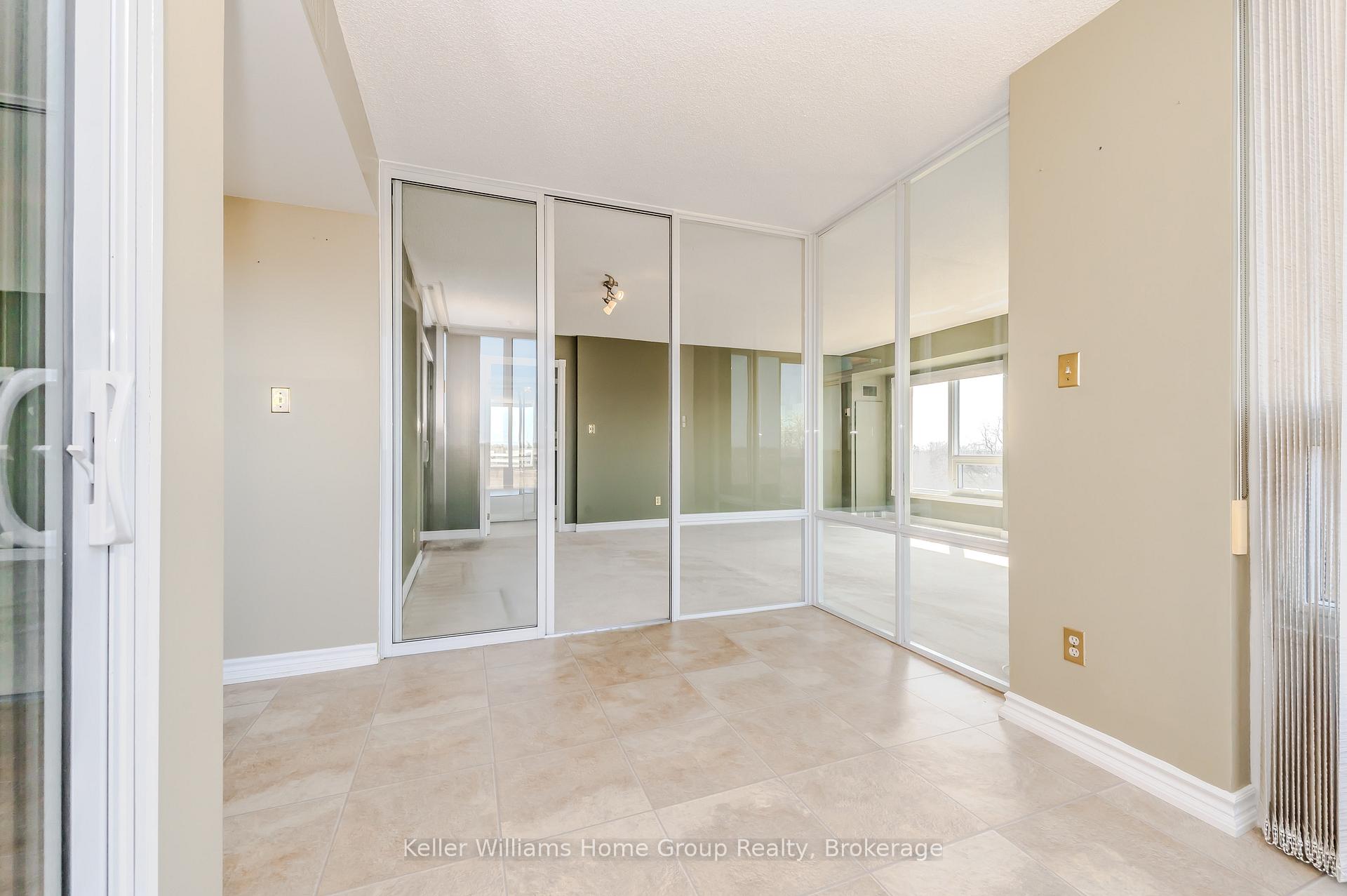 Photo 11 of Unit 1008, 237 King Street W, Cambridge — HOMEH