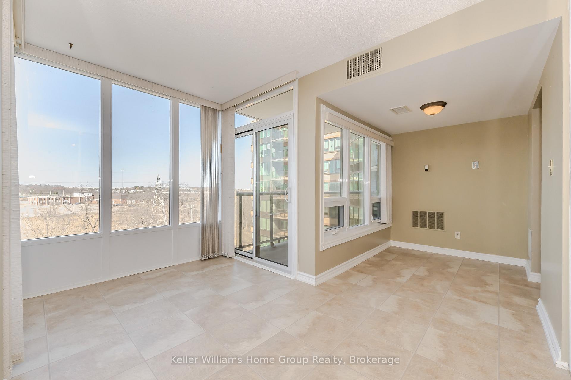 Photo 14 of Unit 1008, 237 King Street W, Cambridge — HOMEH