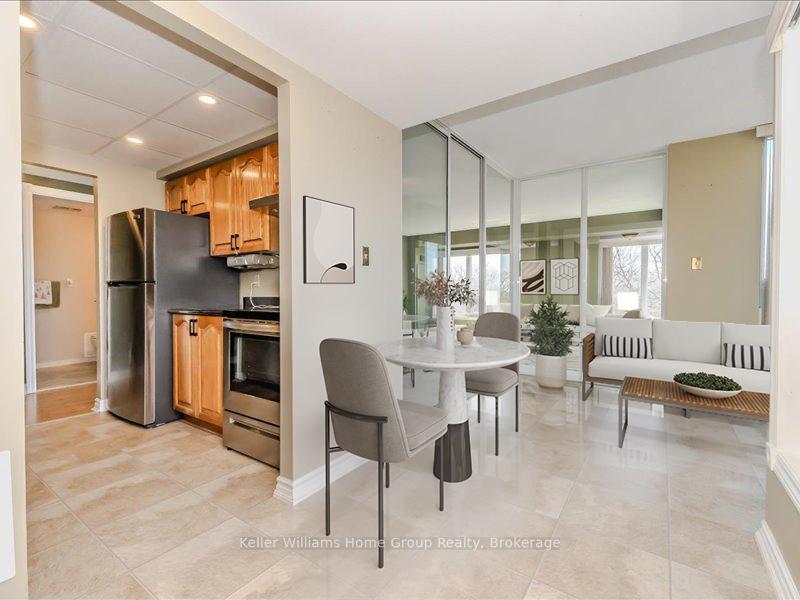 Photo 16 of Unit 1008, 237 King Street W, Cambridge — HOMEH