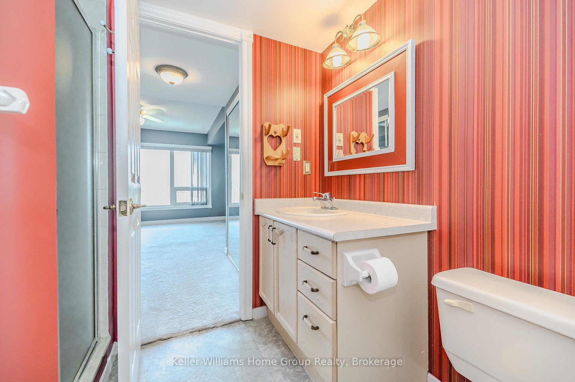 Photo 28 of Unit 1008, 237 King Street W, Cambridge — HOMEH