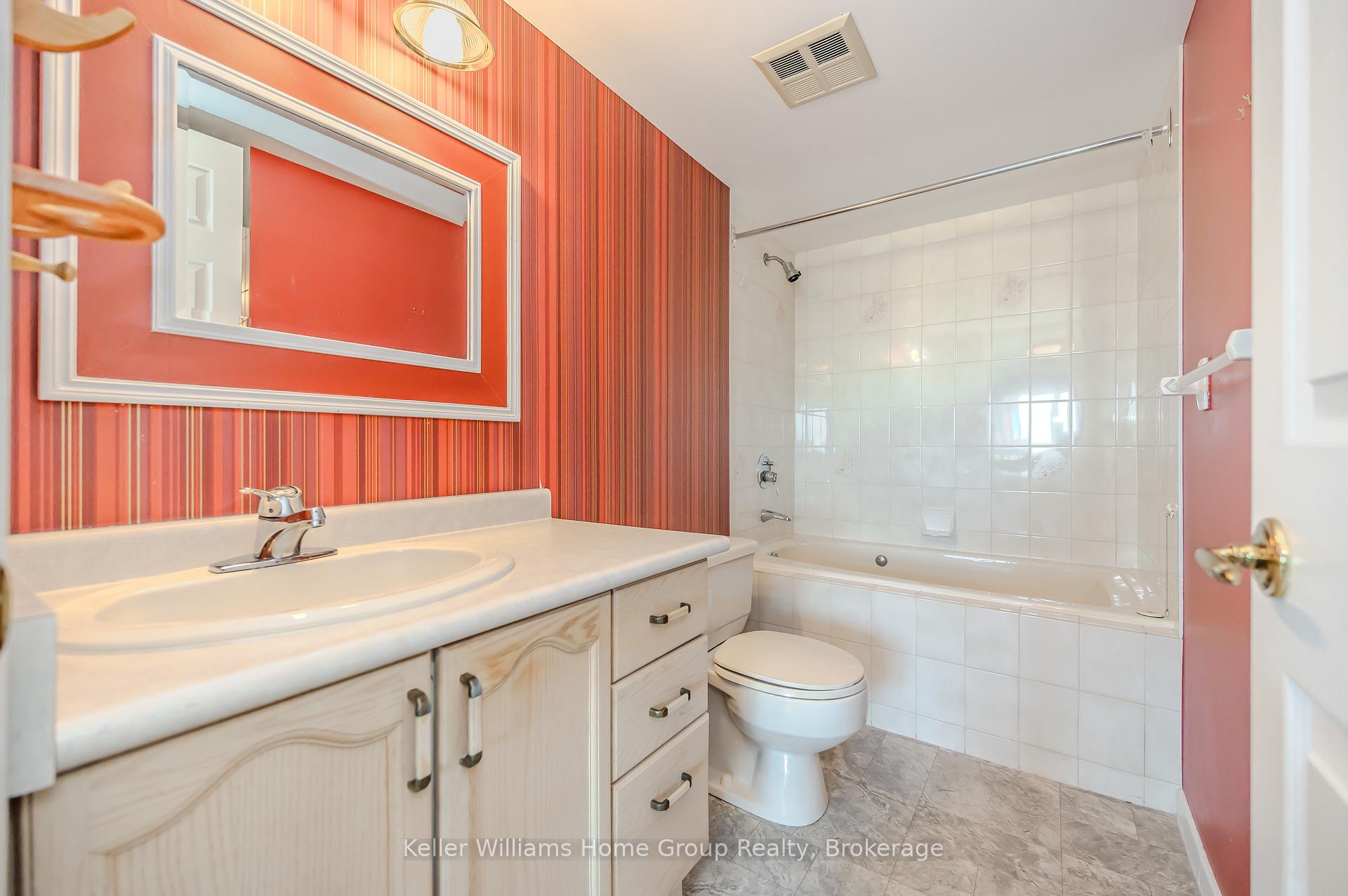 Photo 29 of Unit 1008, 237 King Street W, Cambridge — HOMEH